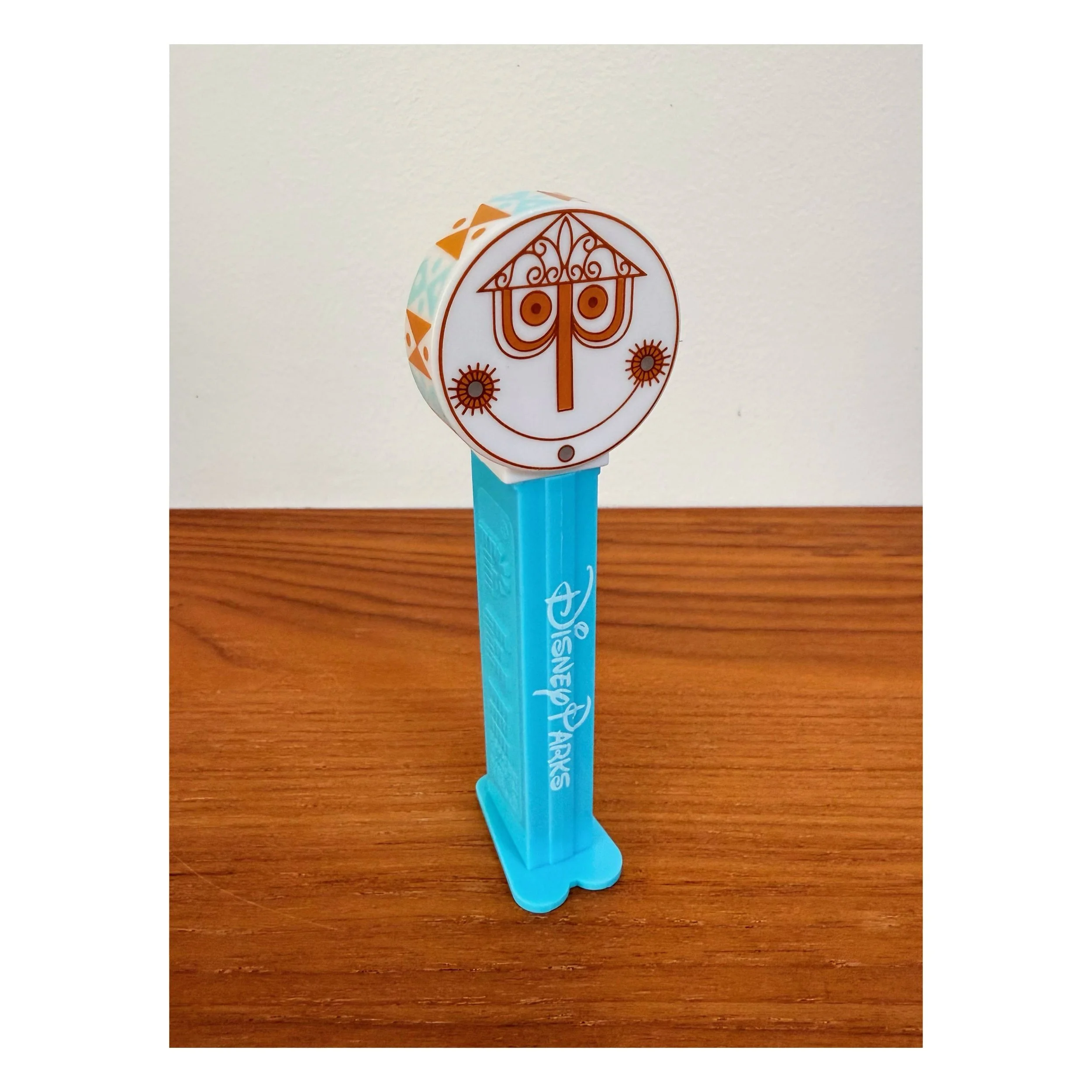 What&rsquo;s the time? 🕰️
.
.
#pez #pezdispenser #candy #disney #smallworld