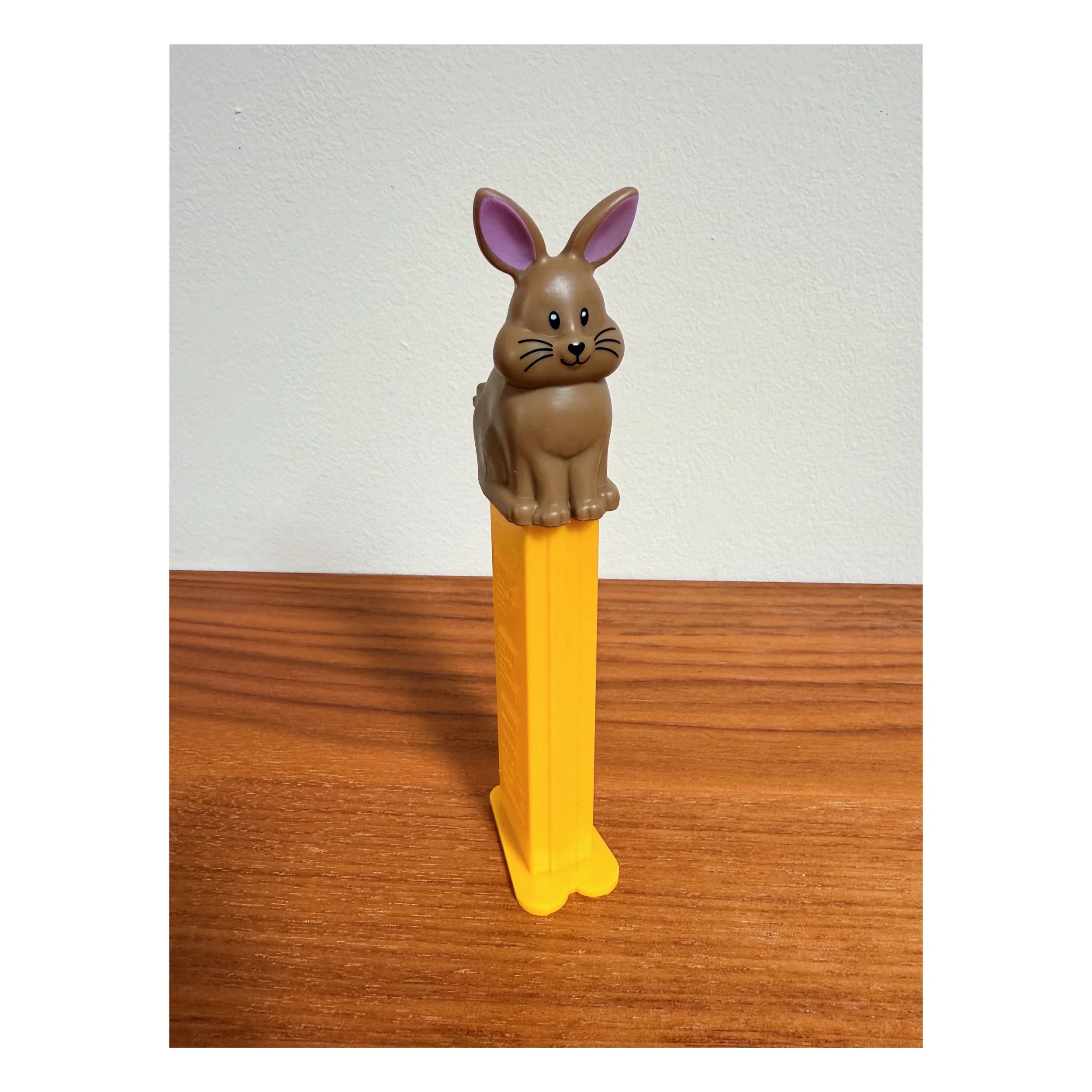 Hip hop 🐰
.
.
#pez #pezdispenser #candy #bunny