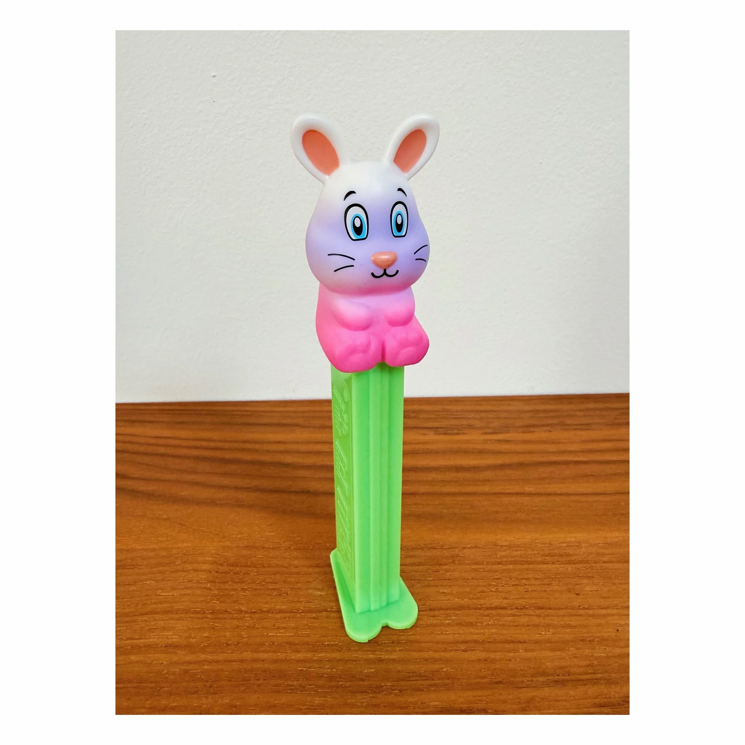 A nice lil ombre 🐰
.
.
#pez #pezdispenser #candy #bunny