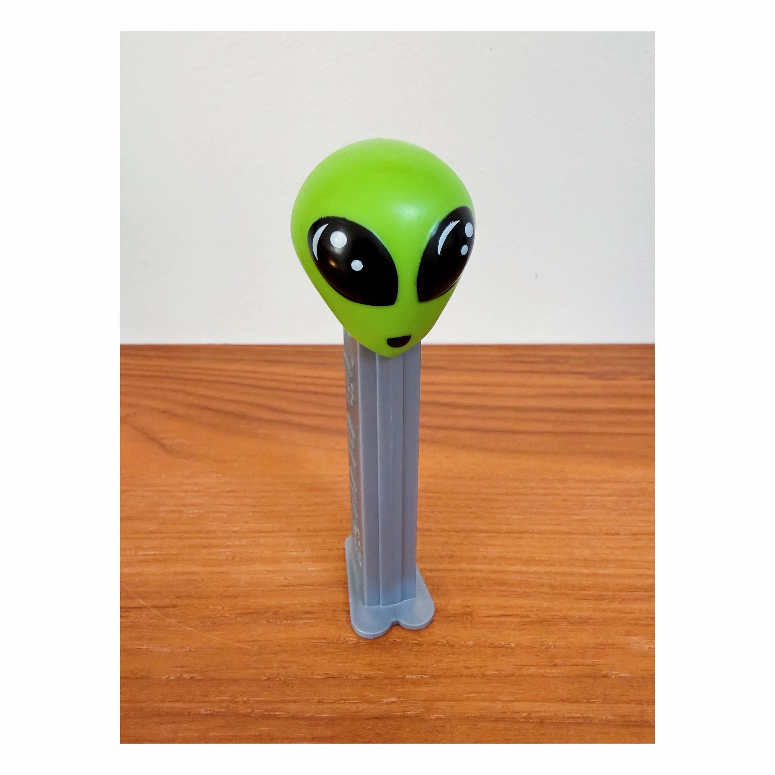 Are we alone? 👽
.
.
#pez #pezdispenser #candy #alien