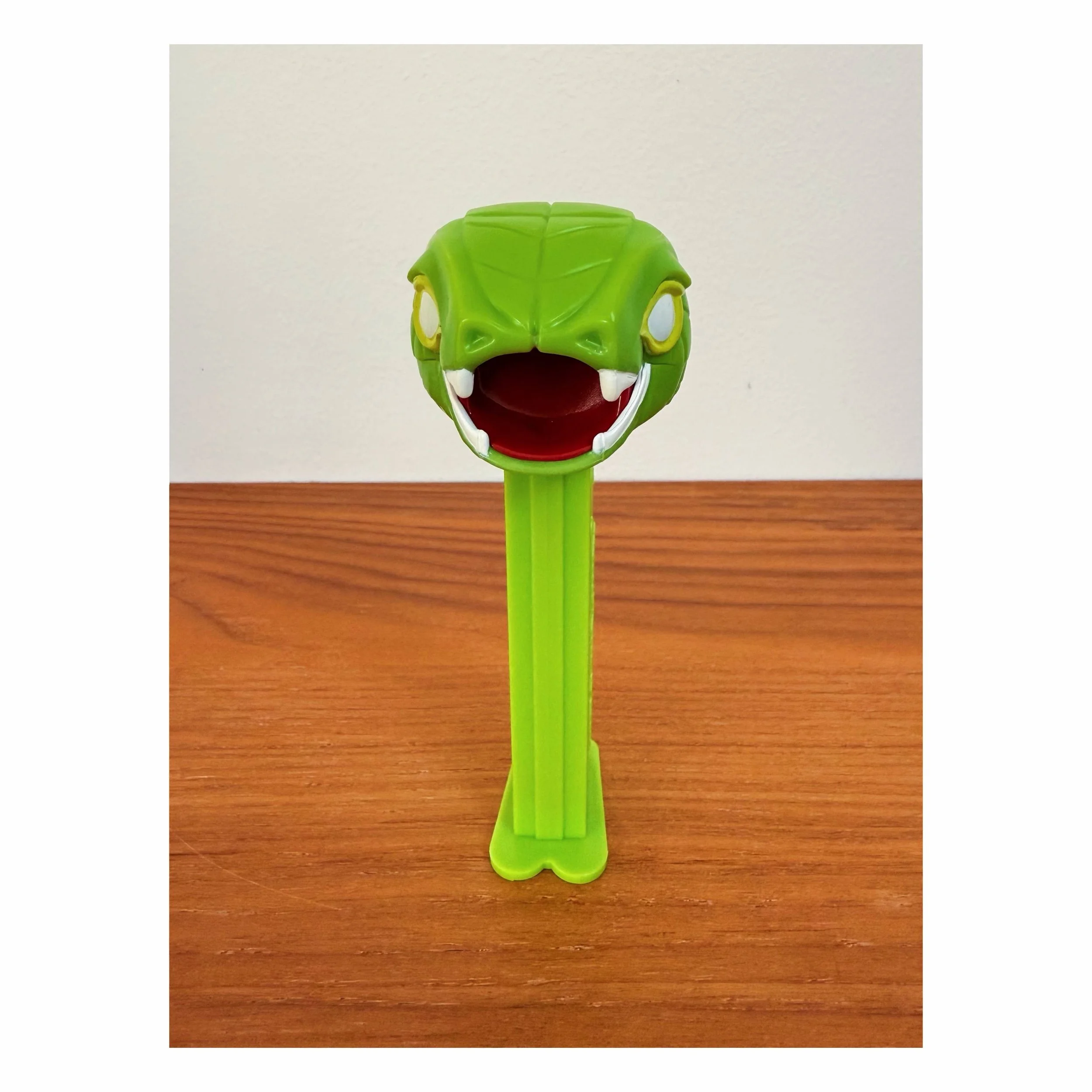 Hissssss 🐍
.
.
#pez #pezdispenser #candy #mastersoftheuniverse #kobrakhan
