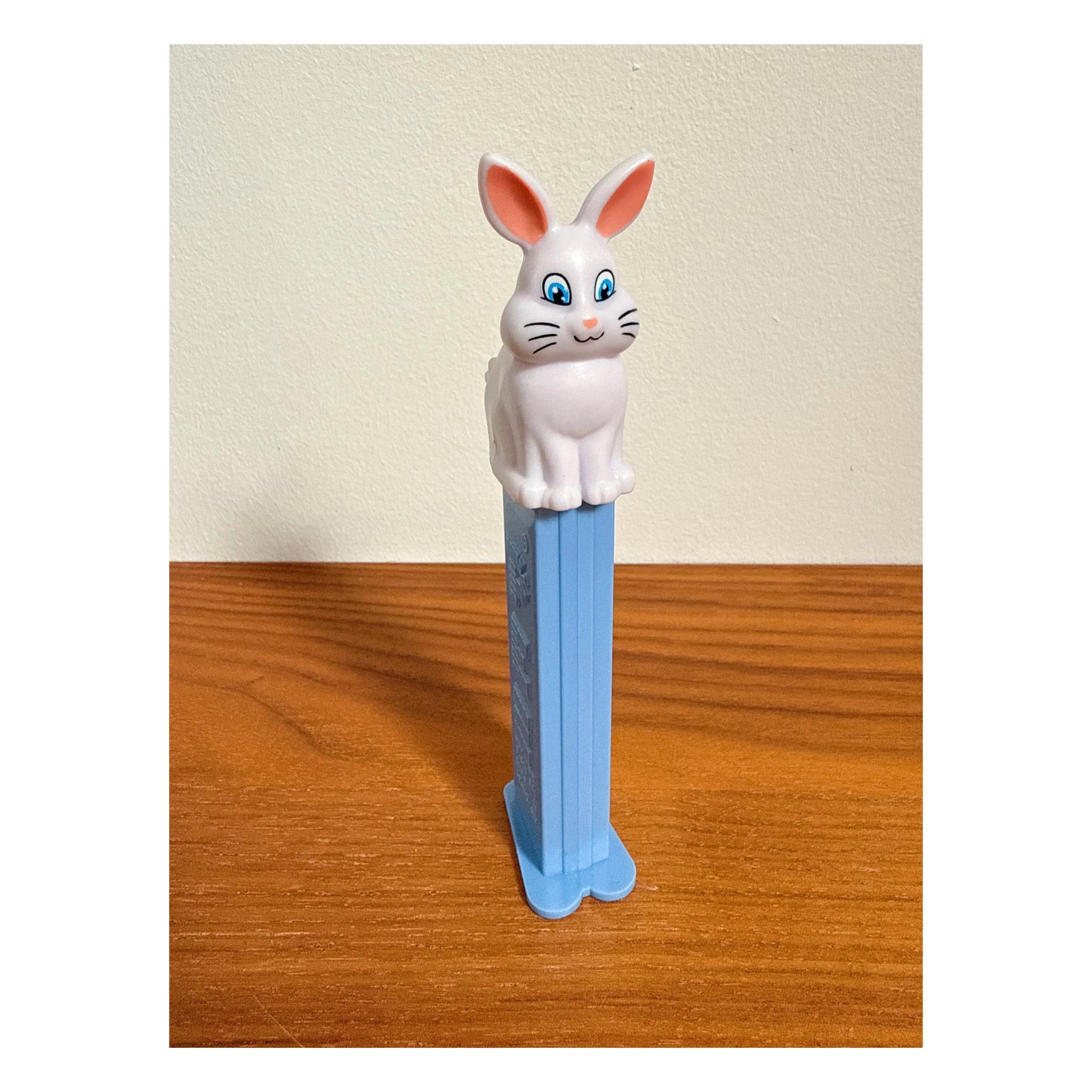Chubby cheeks 🐰
.
.
#pez #pezdispenser #candy #bunny