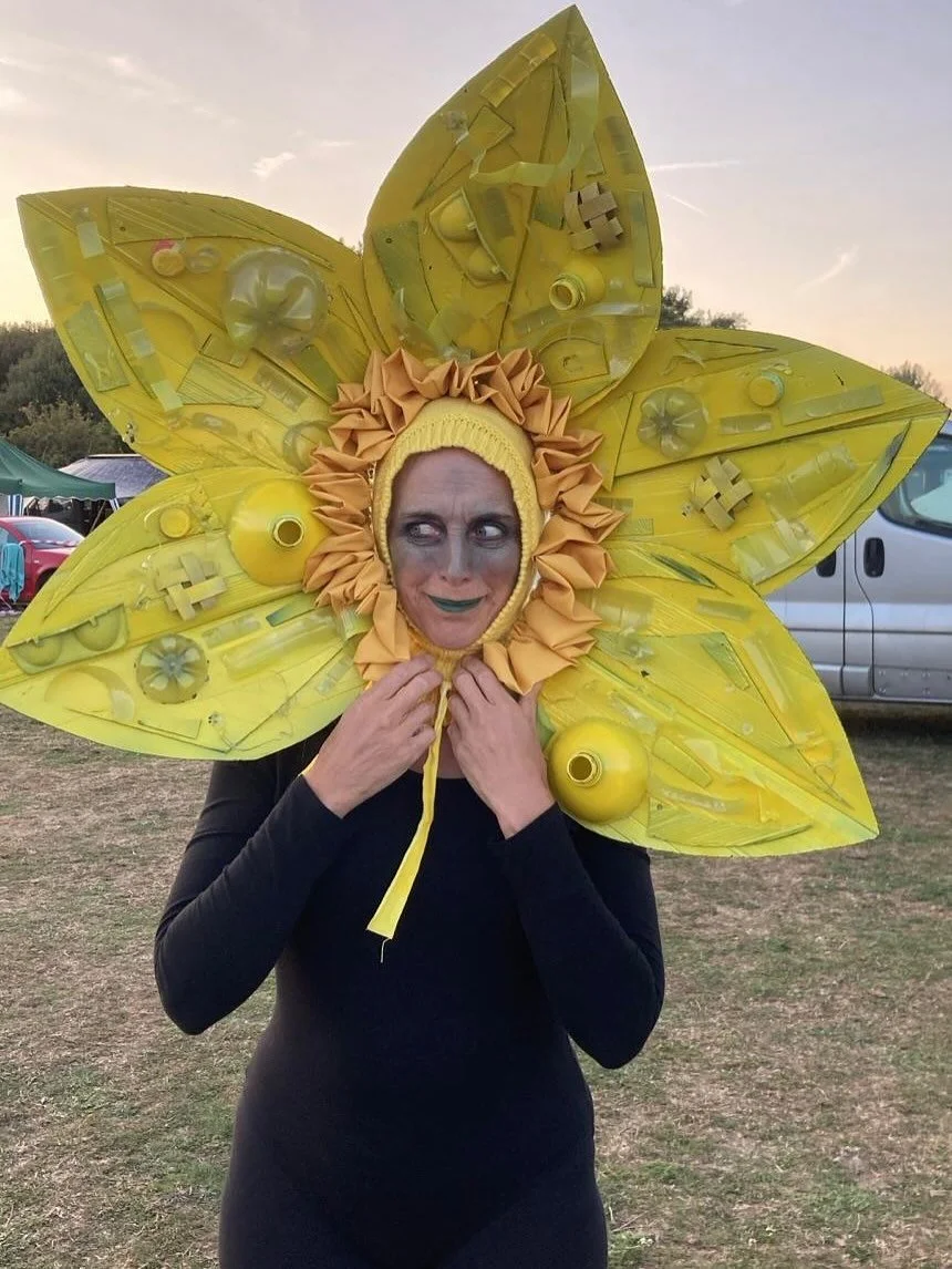 Honoured to undertake an amazing Flora costume and performance created by @ebenson_art and @deannasaurus.rex for a fabulous evening @fannyhatstand Fanny&rsquo;s Meadow in the House of @hatch_somerset Future Folklore show. 

(Music was by @aisle9music