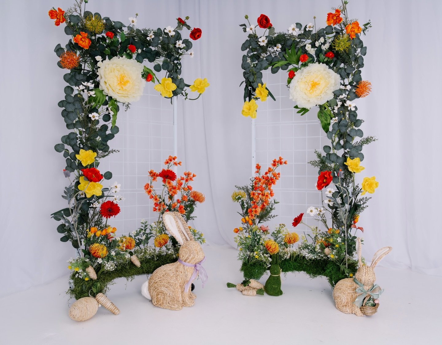 ✨Just in time for the first blooms of spring, a mobile set up. That you can add Easter decor to, or leave it be! 
We are still bringing in other sets for the spring season, but this piece specifically will stay in studio till the end of April 💐

🌼 