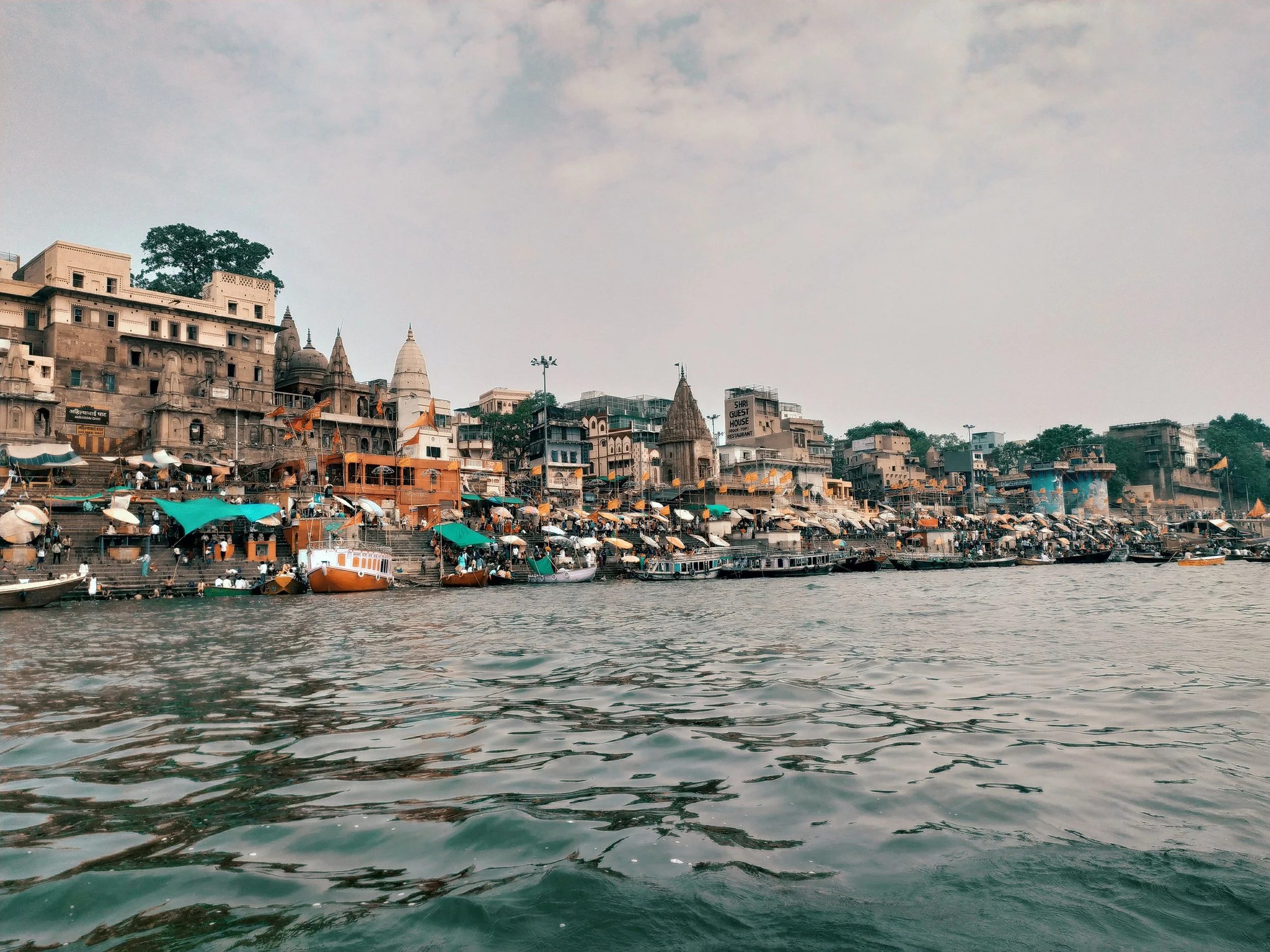 Varanasi Ghat 3.jpg