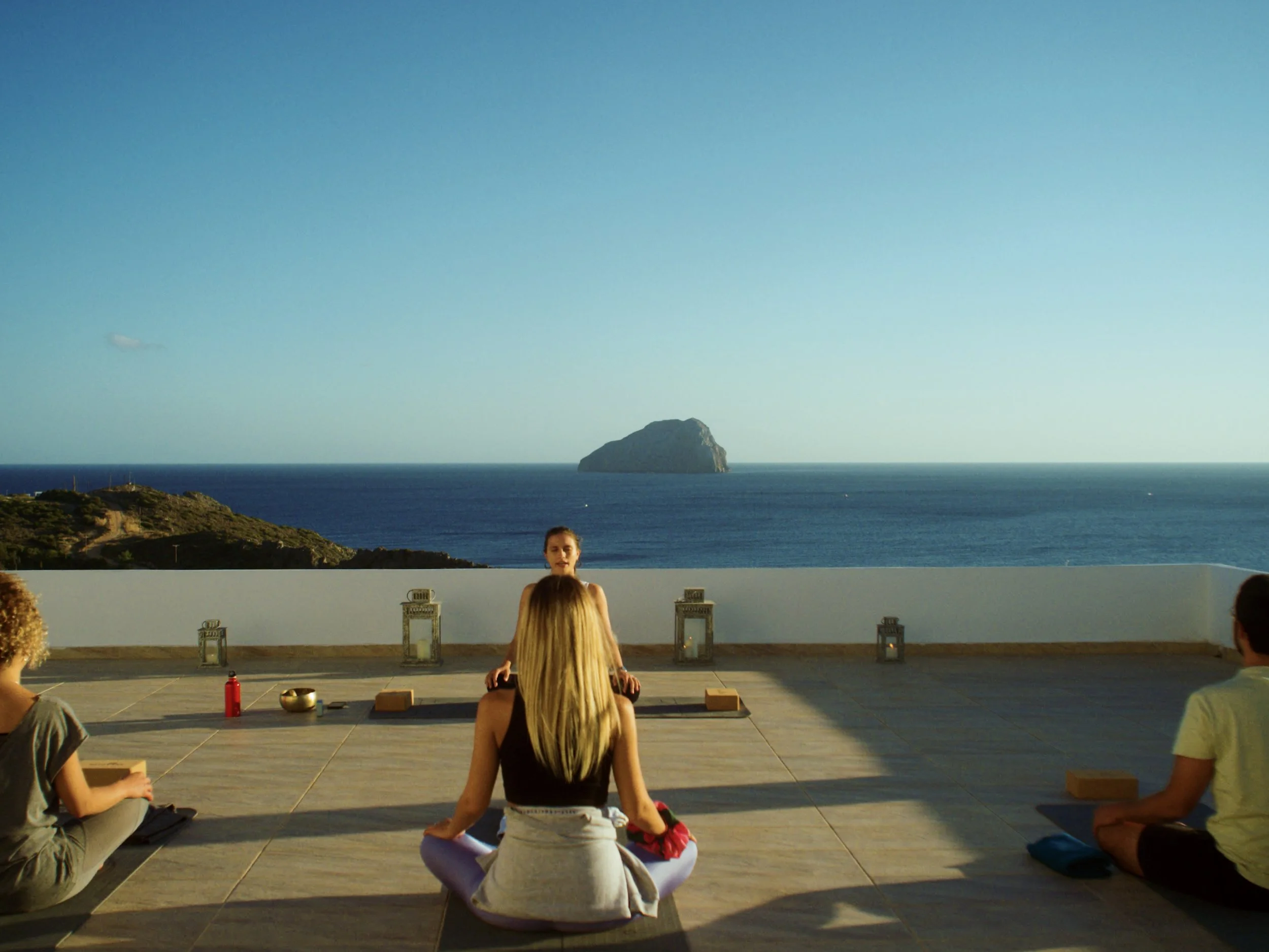 Yoga Outdoors (2).jpg