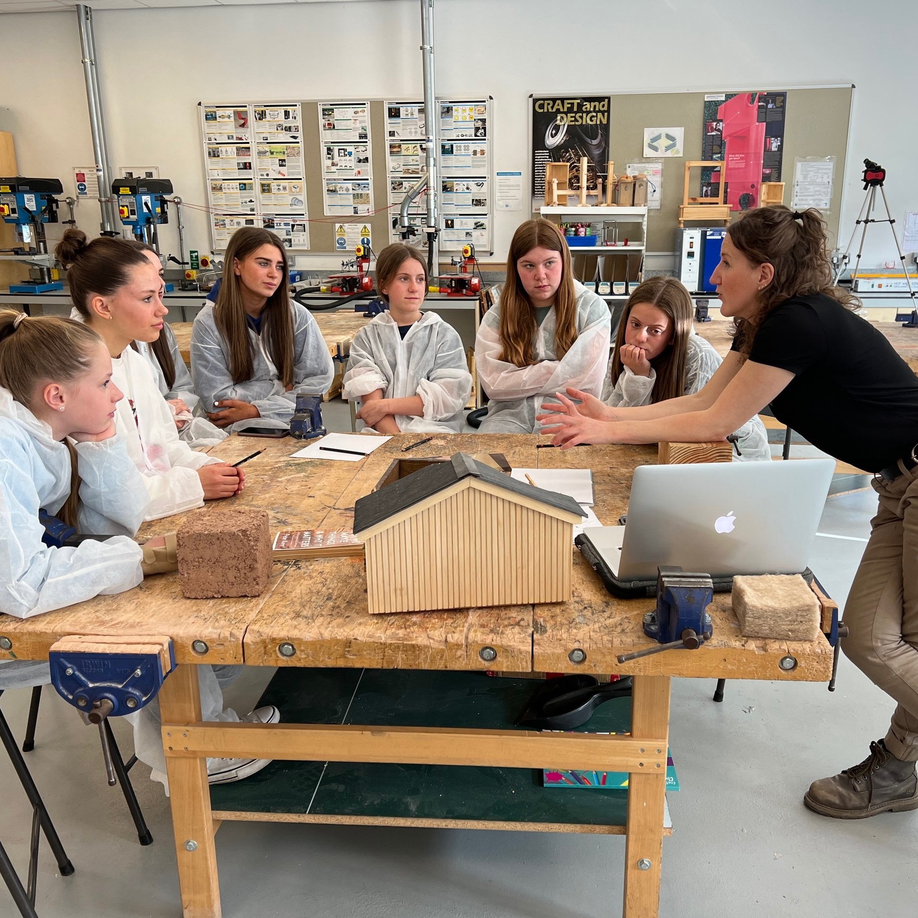 WOMEN IN CONSTRUCTION