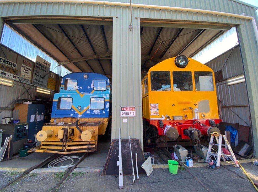Lots of activity around the yard over the weekend. Locomotives U5 and EBR no. 21 were shuffled around in the workshop to allow an issue with 21&rsquo;s transmission to be investigated.