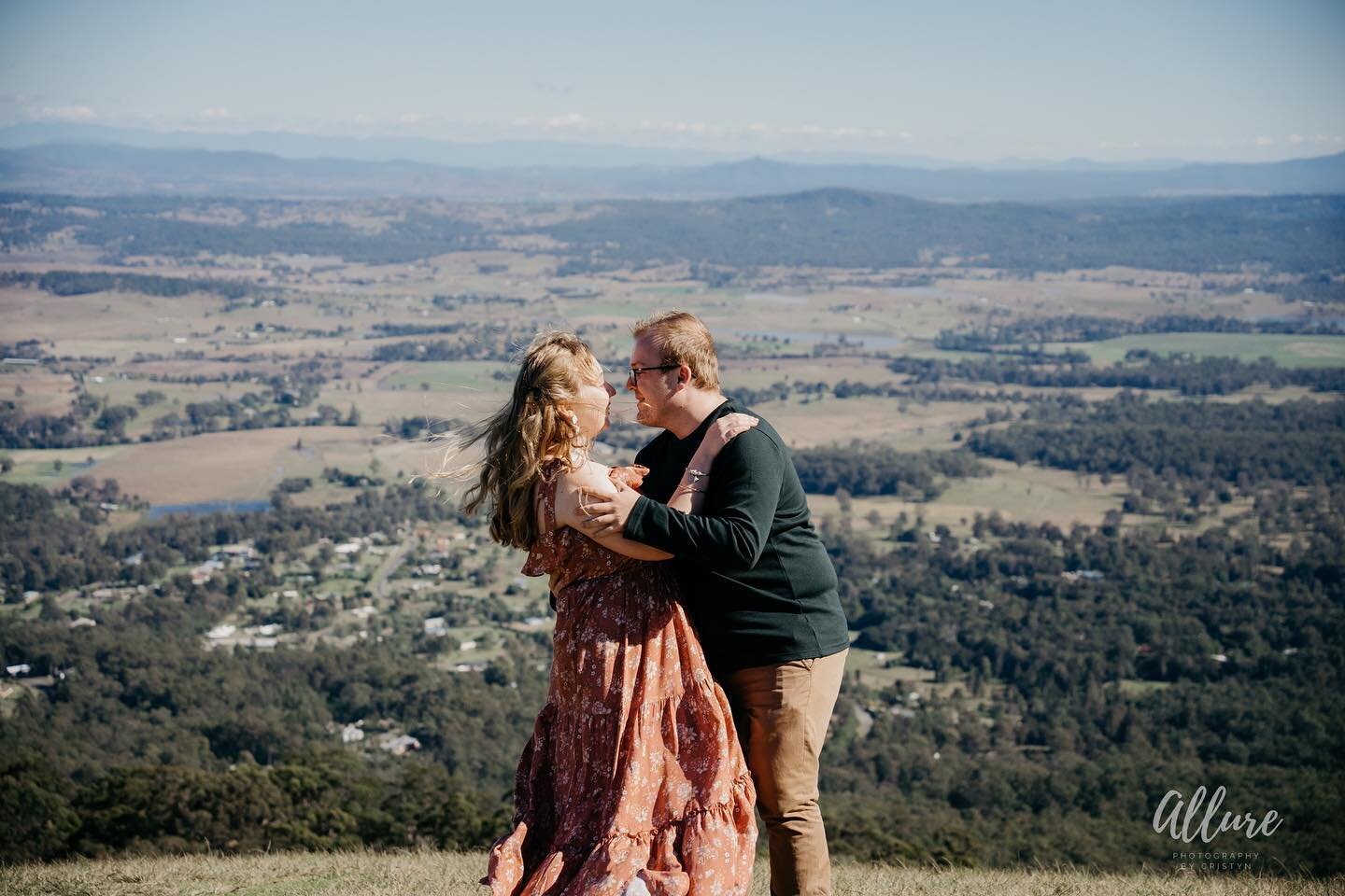 A sweet moment with Rebekah &amp; Corey on the top of Mt Tambourine for an engagement shoot🤍

The sweetest couple by far! It was such a windy/cold morning and they both handled it like the champs that they are!
.
.
.
.
.
.
 #photography #photoshoot 