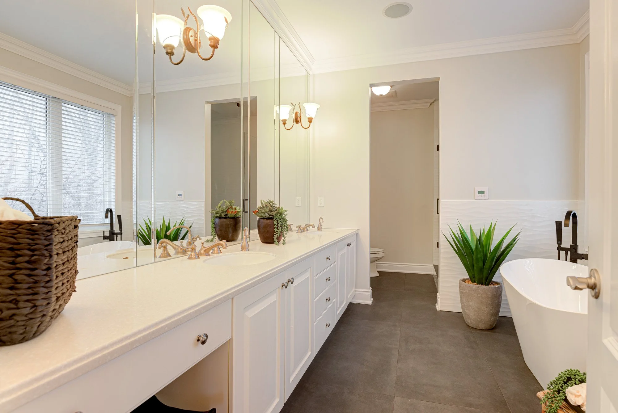 049-49-111 Glazebrook Cres-Spark Studios Photography Inc.jpg