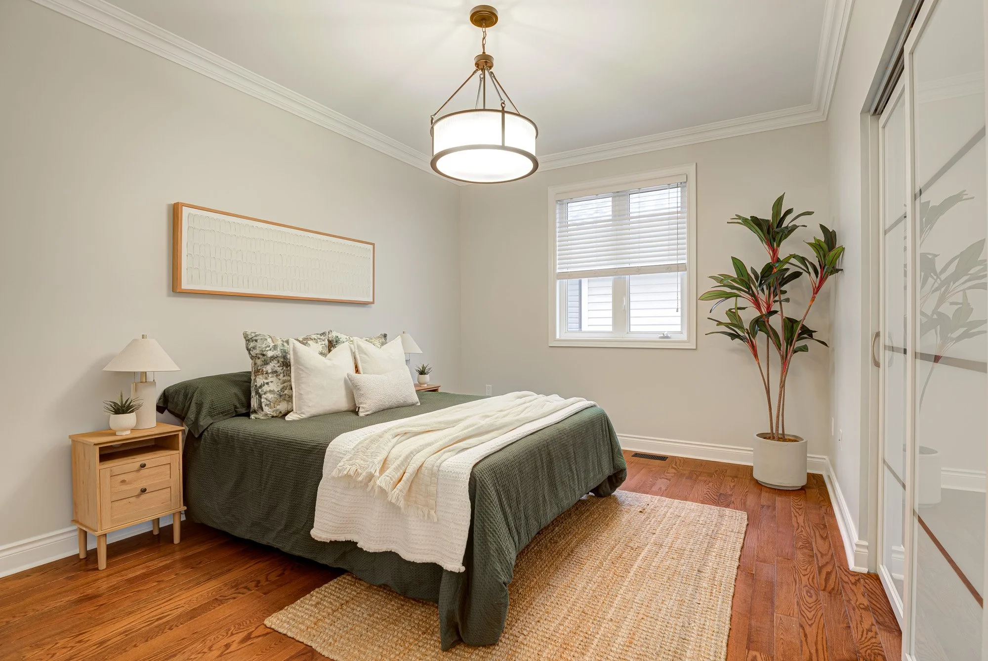 052-52-111 Glazebrook Cres-Spark Studios Photography Inc.jpg