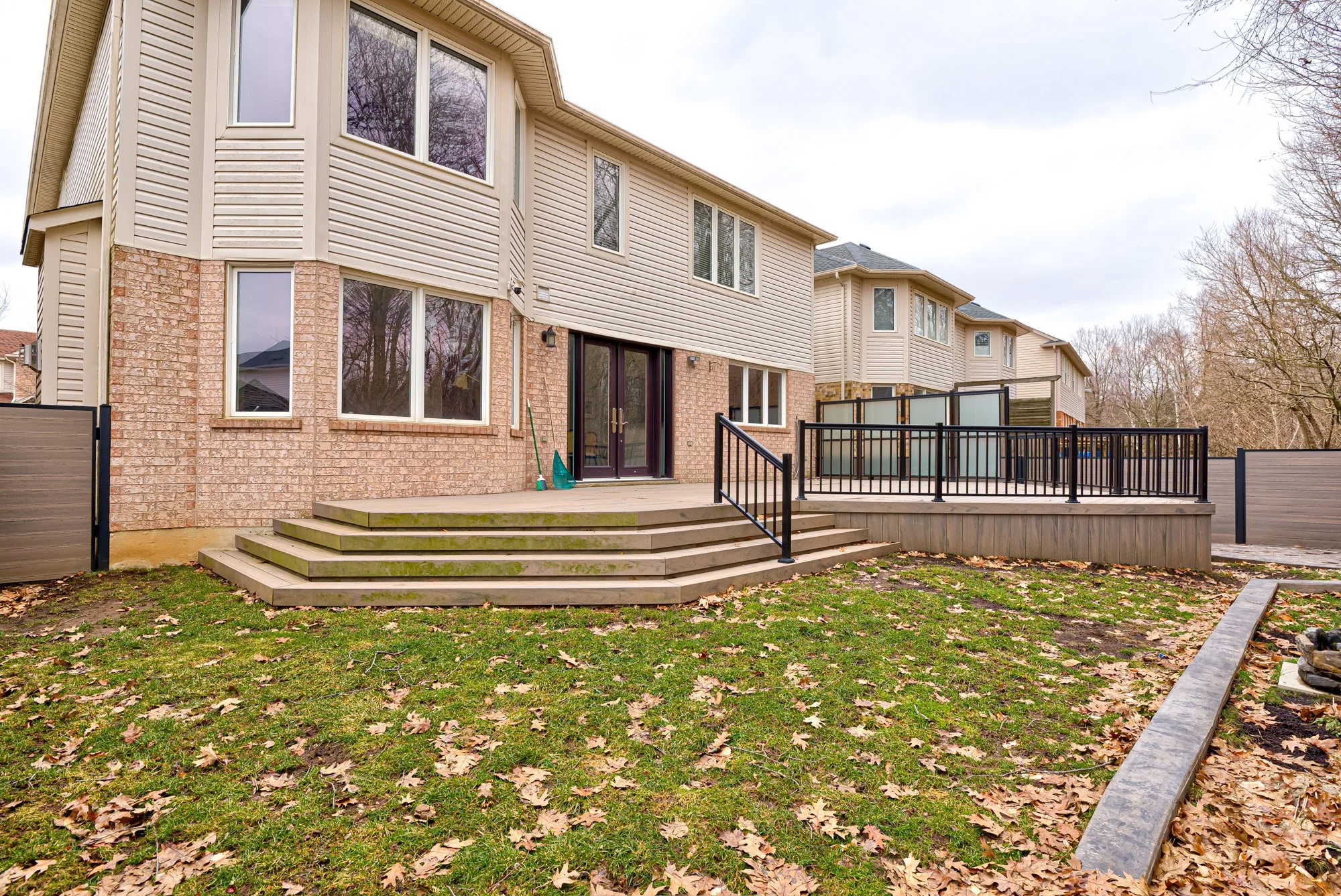 061-61-111 Glazebrook Cres-Spark Studios Photography Inc.jpg