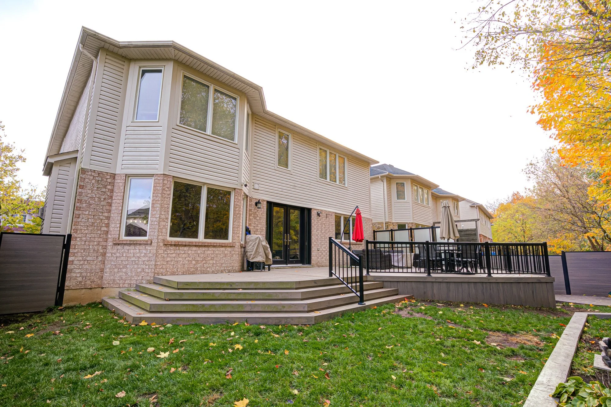 062-62-111 Glazebrook Cres-Spark Studios Photography Inc.jpg