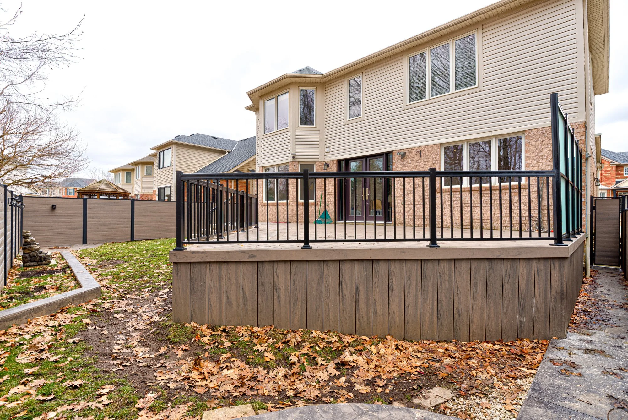 063-63-111 Glazebrook Cres-Spark Studios Photography Inc.jpg