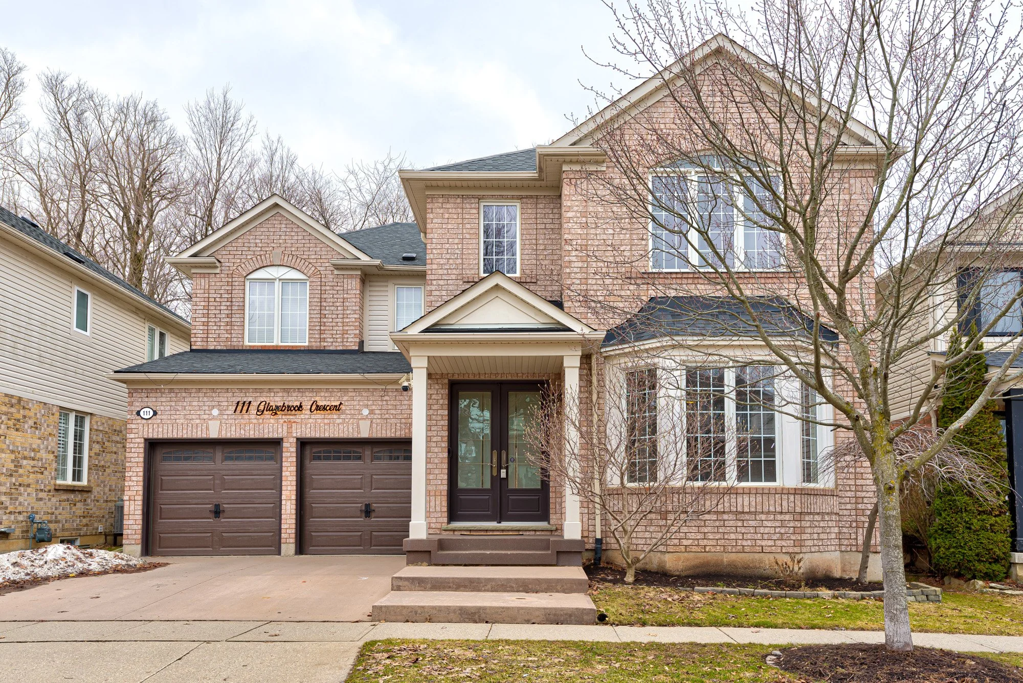 001-01-111 Glazebrook Cres-Spark Studios Photography Inc.jpg