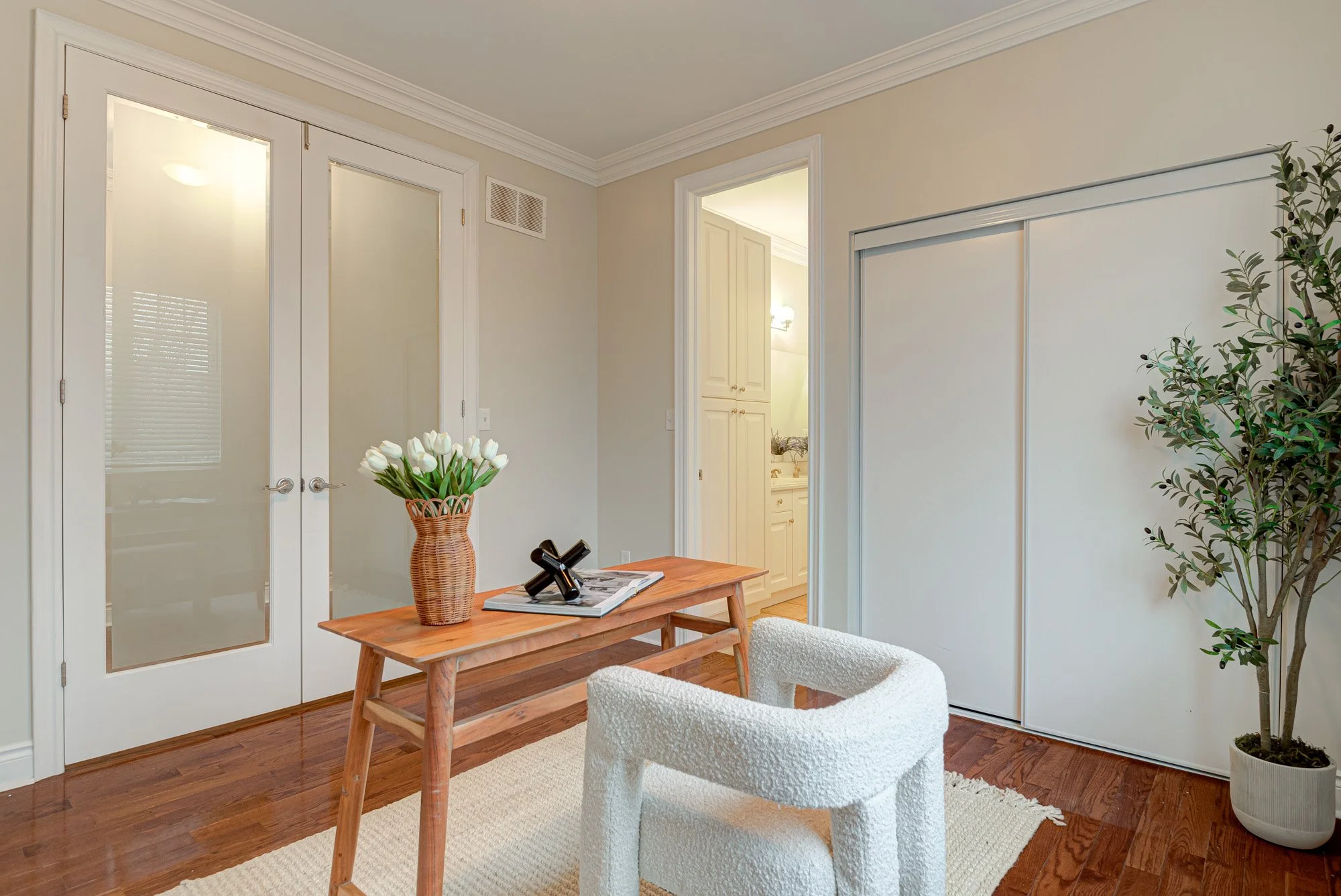 043-43-111 Glazebrook Cres-Spark Studios Photography Inc.jpg