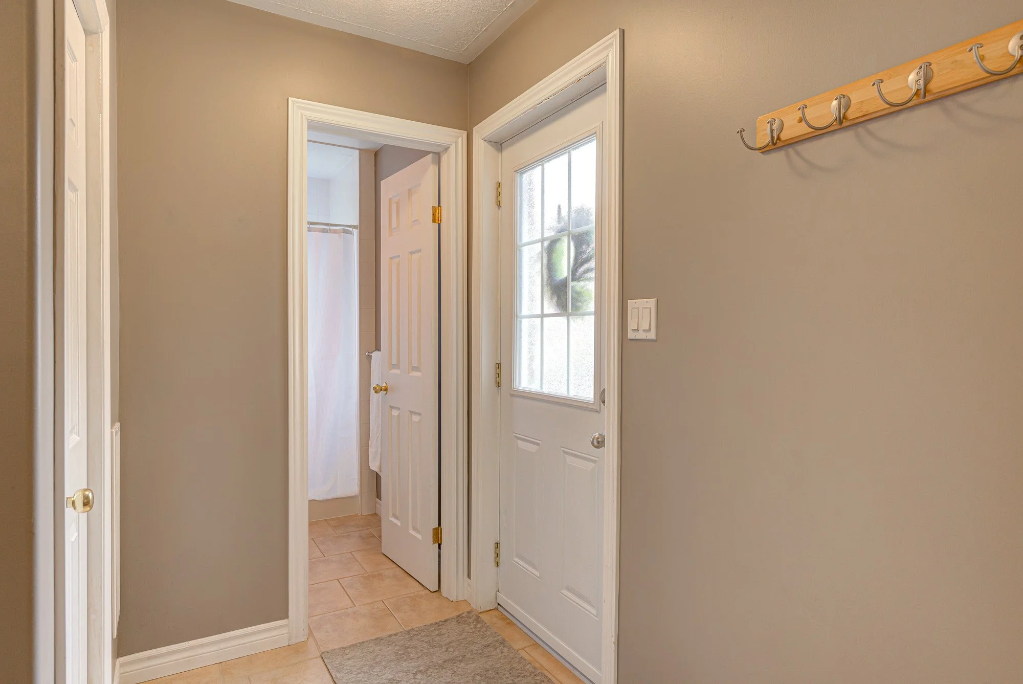 005-05-23 - 50 Westmount Rd. W-Spark Studios Photography Inc.jpg