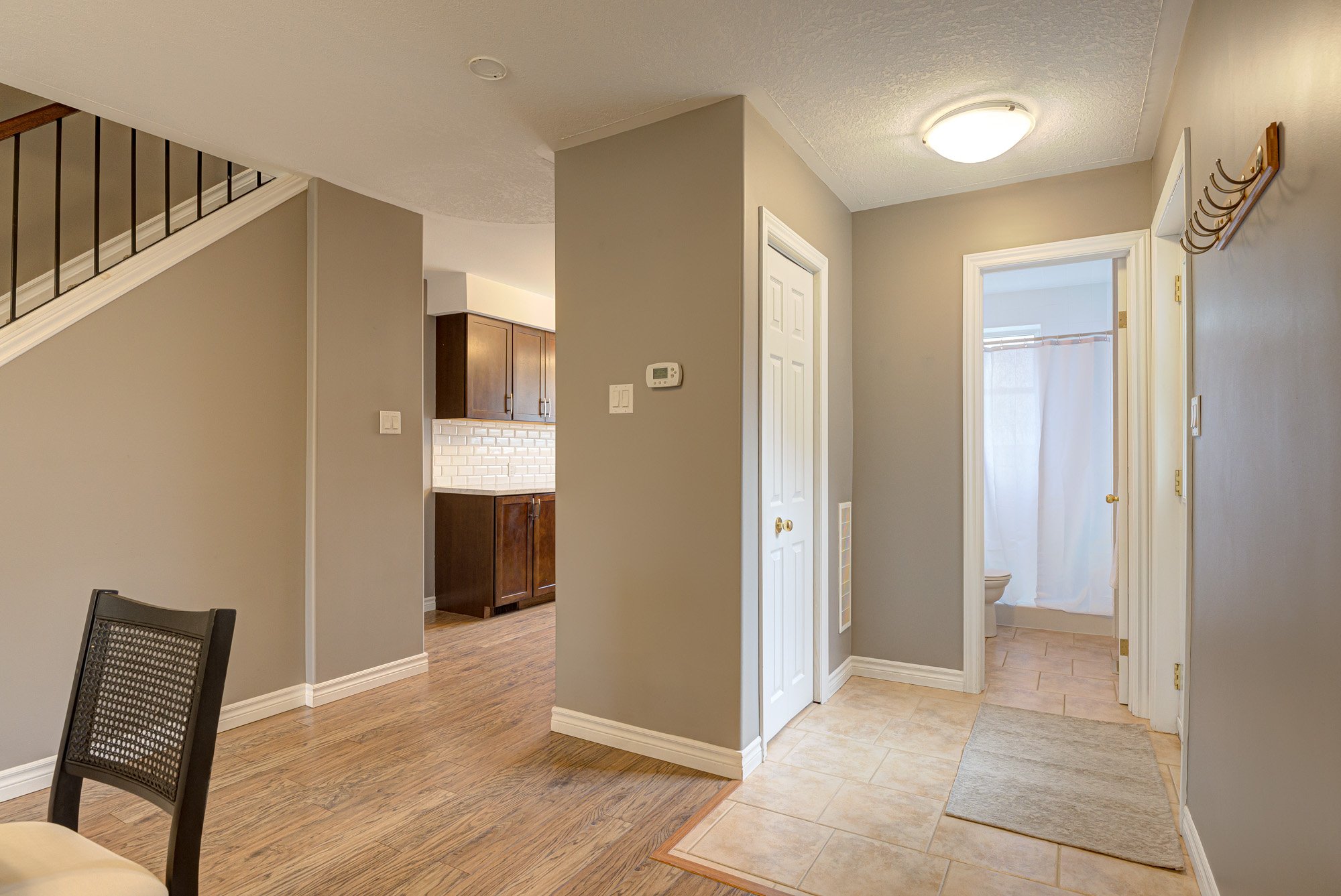 017-17-23 - 50 Westmount Rd. W-Spark Studios Photography Inc.jpg