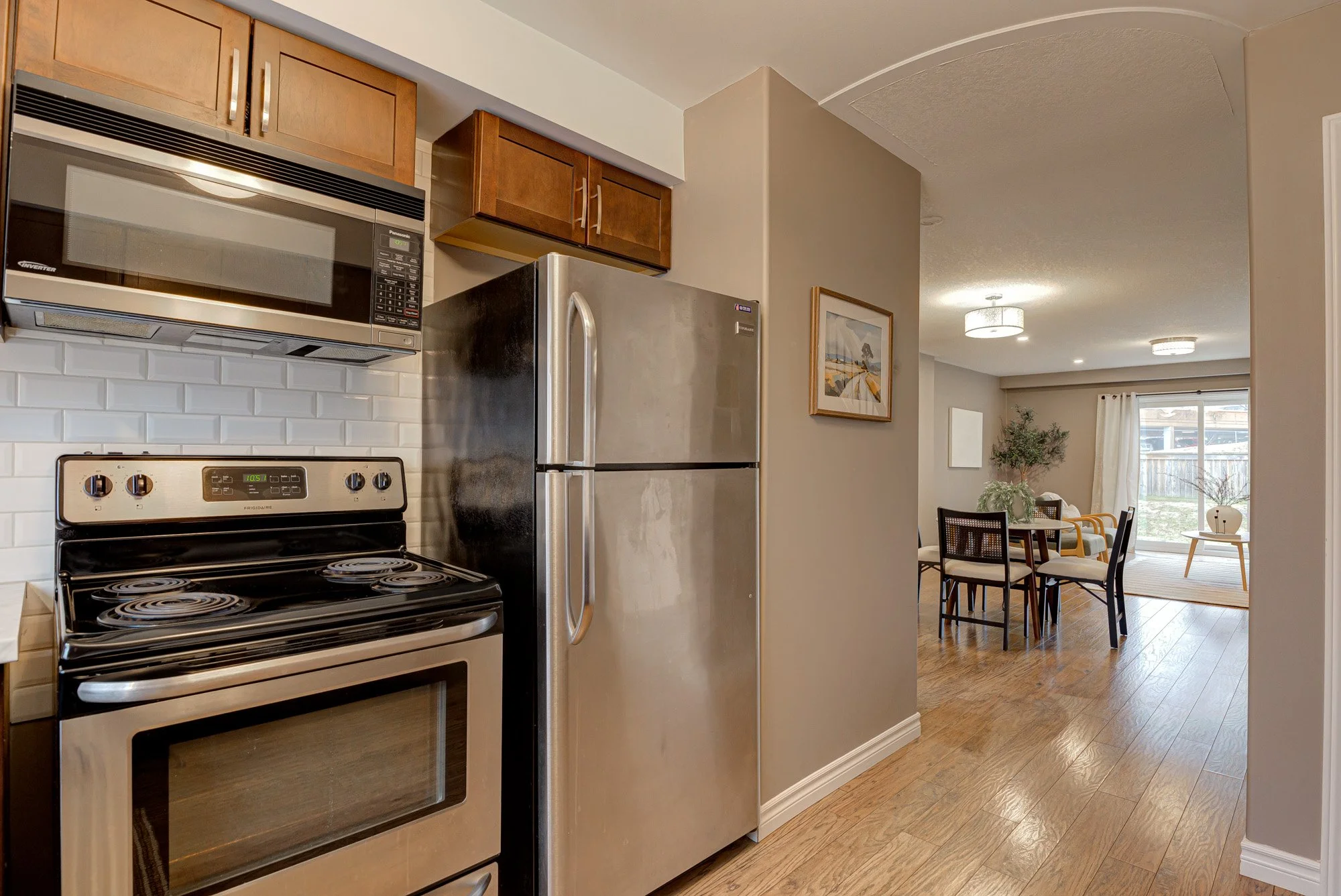 020-20-23 - 50 Westmount Rd. W-Spark Studios Photography Inc.jpg