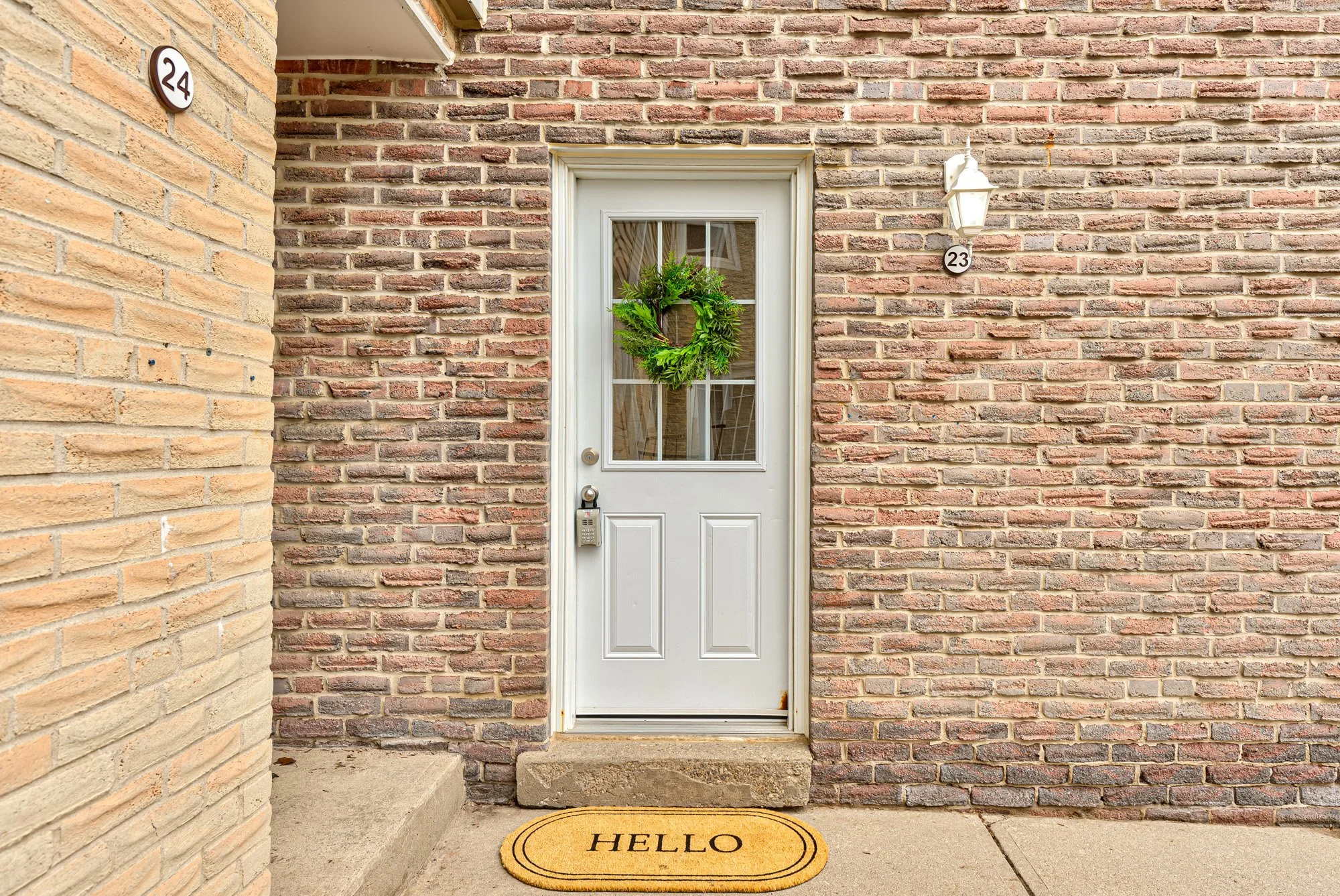 004-04-23 - 50 Westmount Rd. W-Spark Studios Photography Inc.jpg