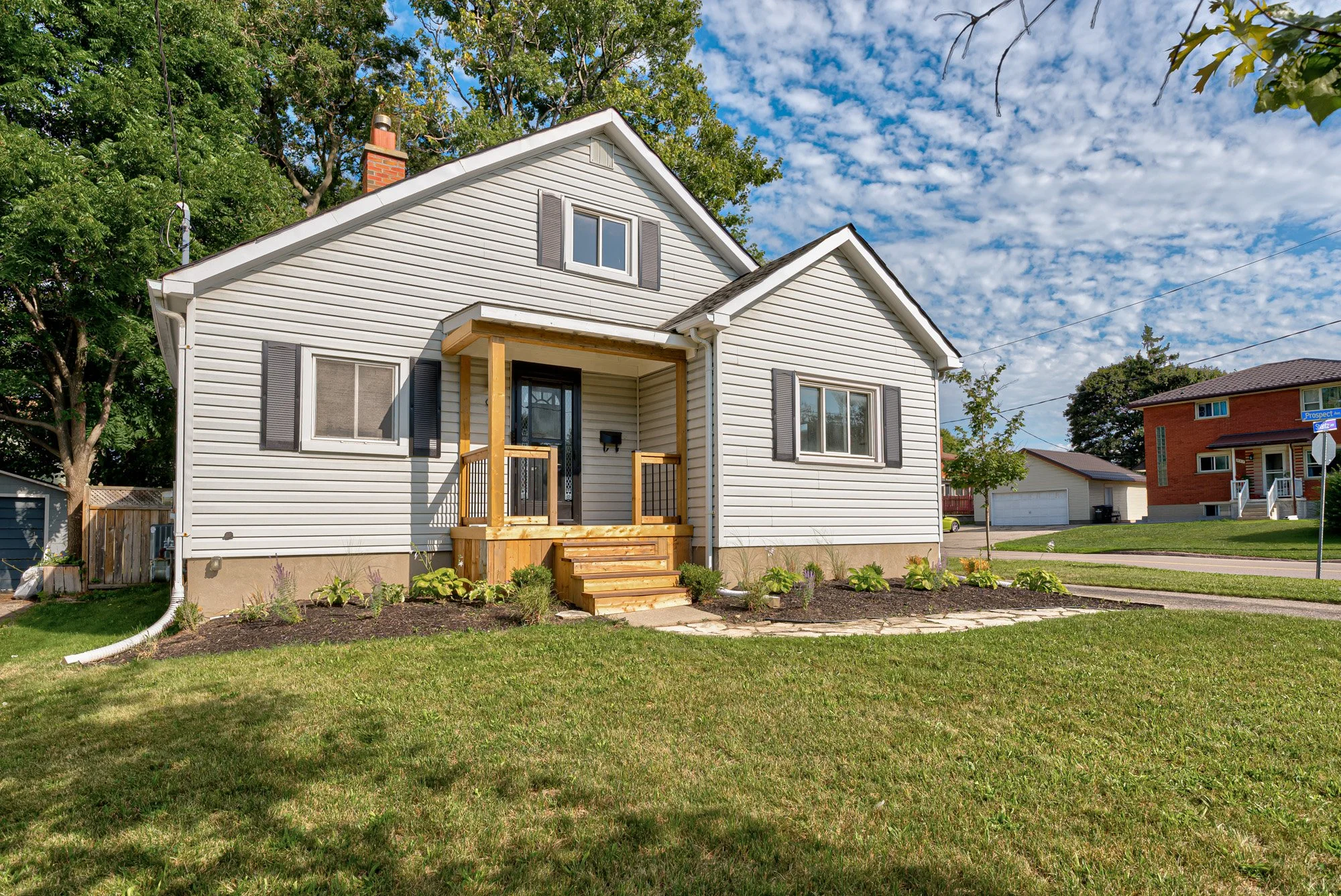 002-02-99 Shantz Ln-Spark Studios Photography Inc.jpg
