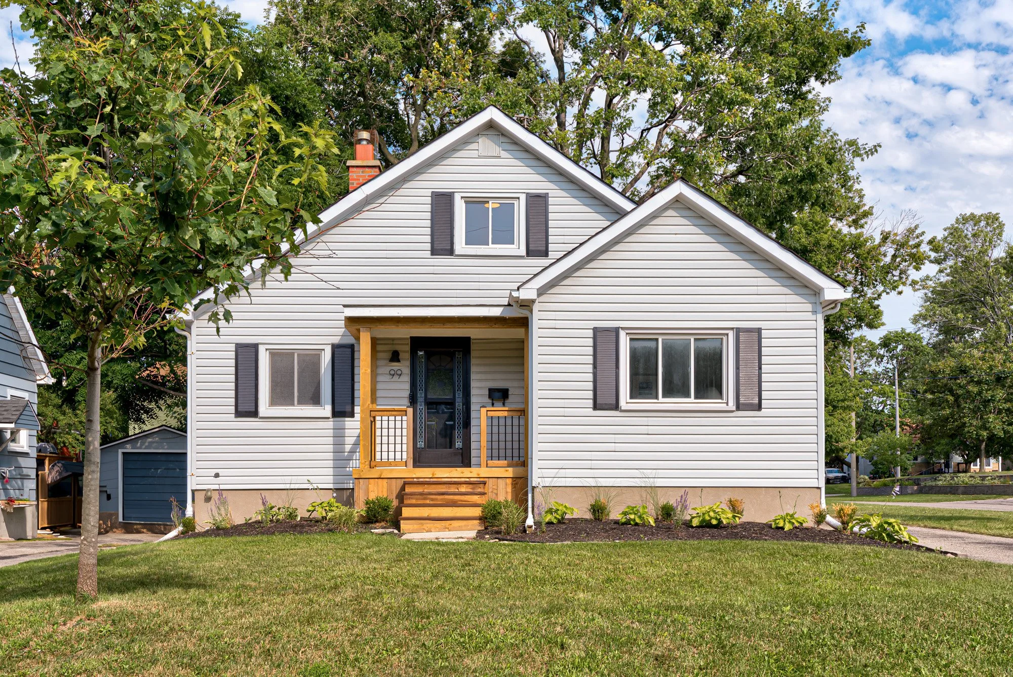 001-01-99 Shantz Ln-Spark Studios Photography Inc.jpg