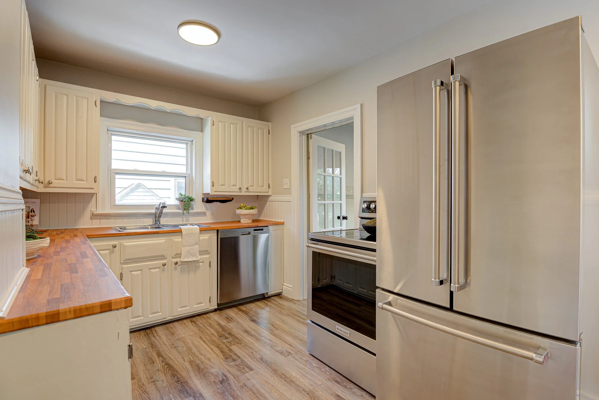 022-22-99 Shantz Ln-Spark Studios Photography Inc.jpg