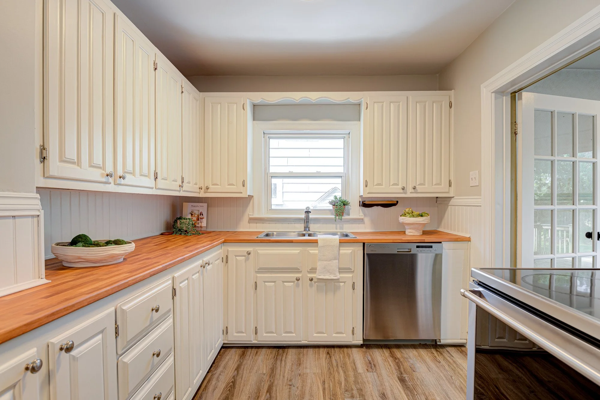 024-24-99 Shantz Ln-Spark Studios Photography Inc.jpg