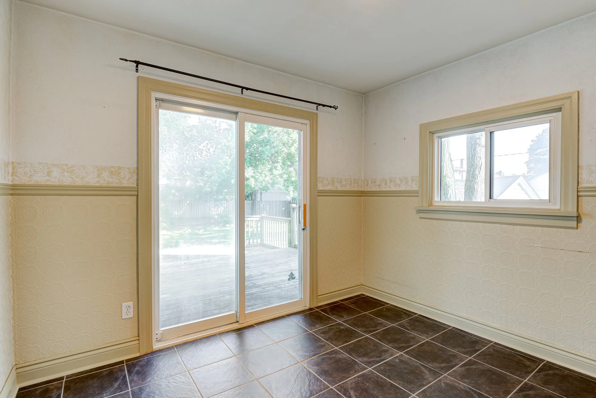027-27-99 Shantz Ln-Spark Studios Photography Inc.jpg