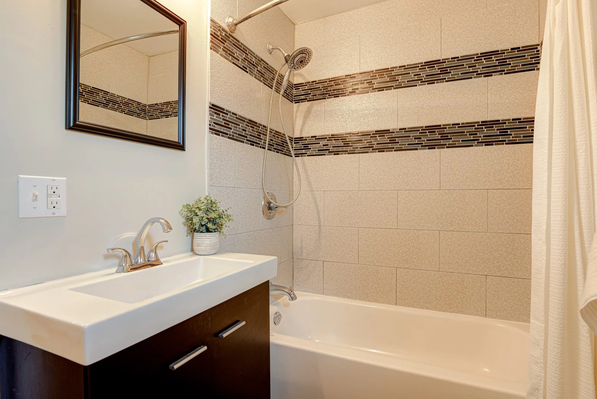 028-28-99 Shantz Ln-Spark Studios Photography Inc.jpg