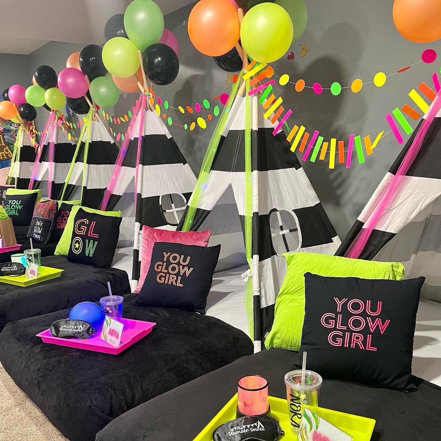 There she GLOWS! 🌟

We just love our repeat clients and getting to help them celebrate another trip around the Sun! 🎉

Happy 11th Birthday Izzy!! 🥳

Thanks again for having us @shdsiarn02 

Theme: Let&rsquo;s Glow
Add ons: Balloon Toppers, Persona
