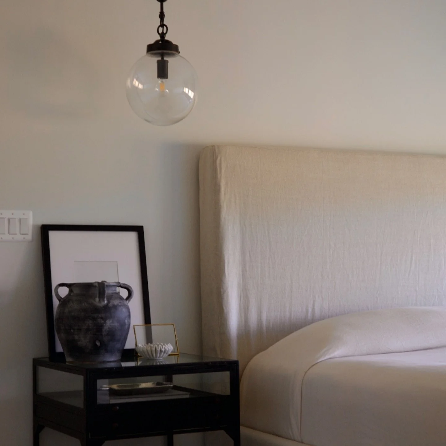 A feeling of summer all year round with light linens!