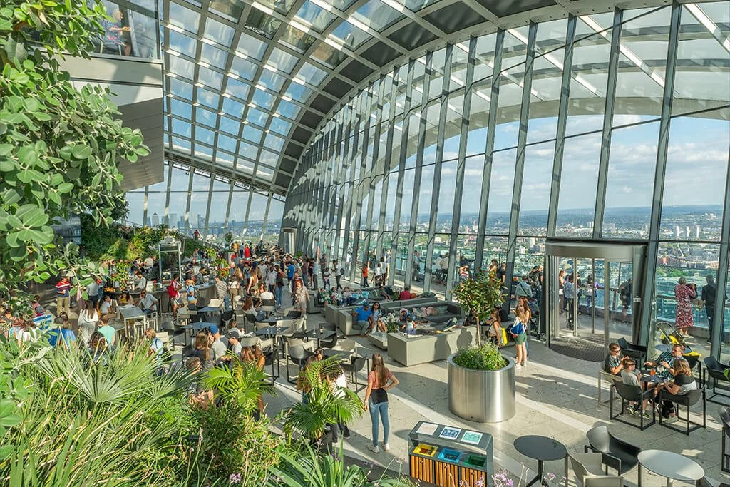 Sky Garden – Co Warto Zobaczyć w Pobliżu? Przewodnik z Mapą