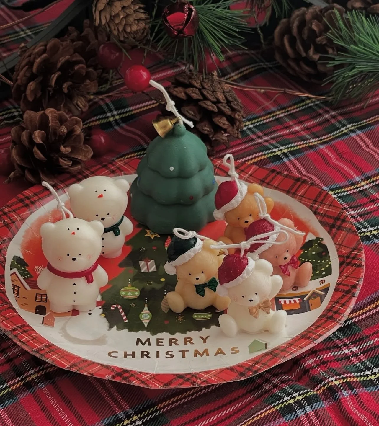 Reminder to treat someone to cozy vibes this Christmas - with our candles 🎄 Link in bio! ❄️