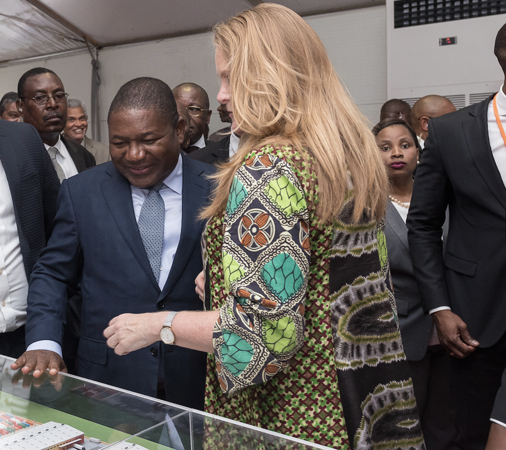 How political and business leadership working alongside one another improve both the country and the people