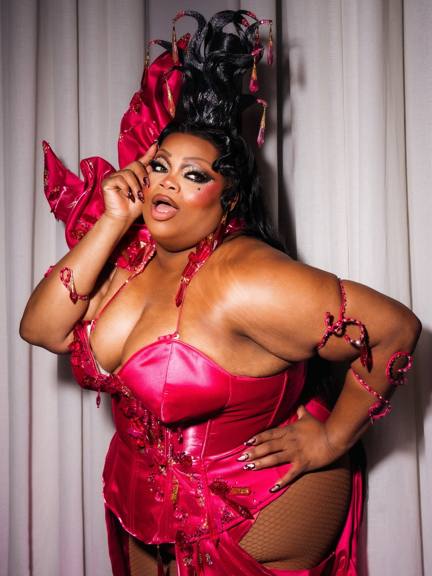 Last night at The Loft at @virginhotelsnyc, celebrating the premiere of @rupaulsdragrace All Stars 11 with @paramountplus.

Portrait of @silkyganache, photographed by @seekaxiom, on behalf of @justtobyme.

All Stars 11 premieres today on @paramountpl