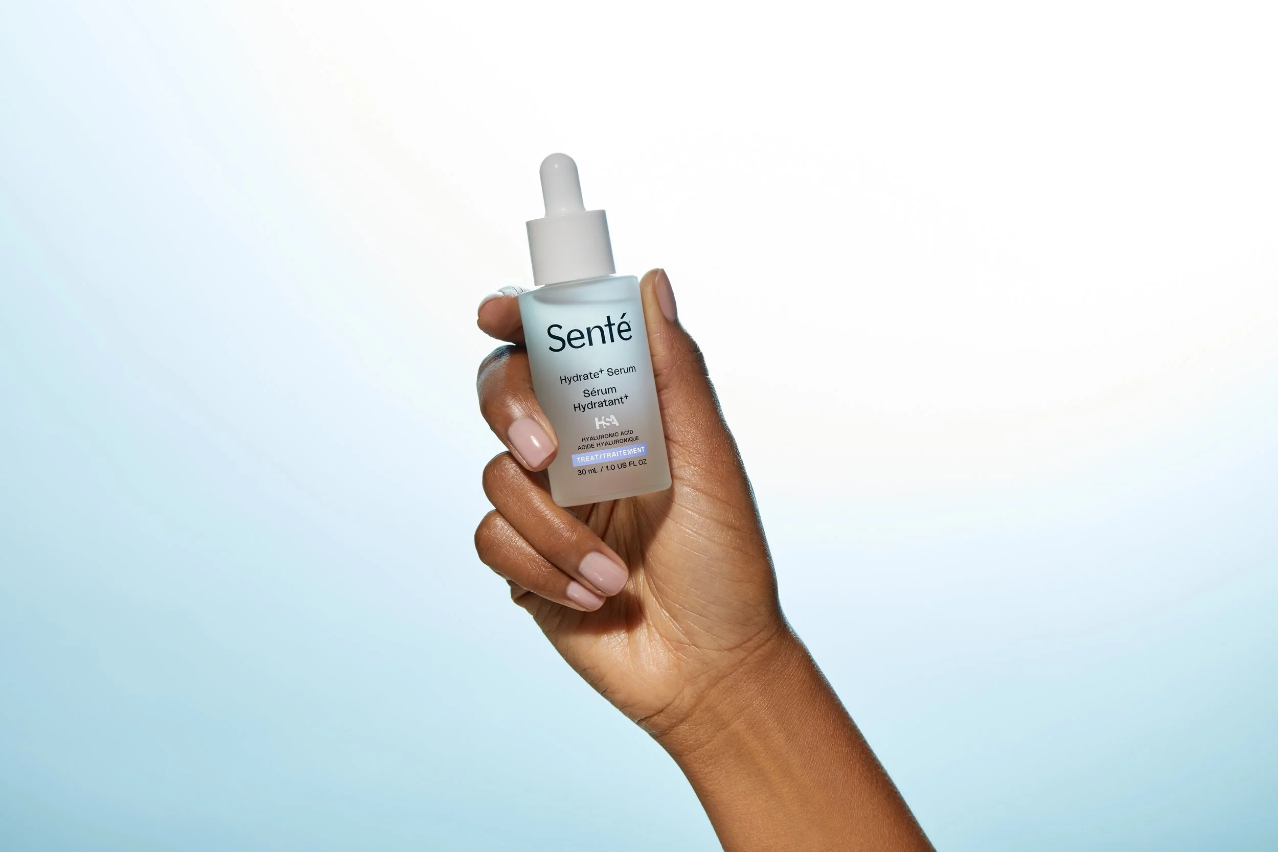 Fast-absorbing face serum for instant hydration