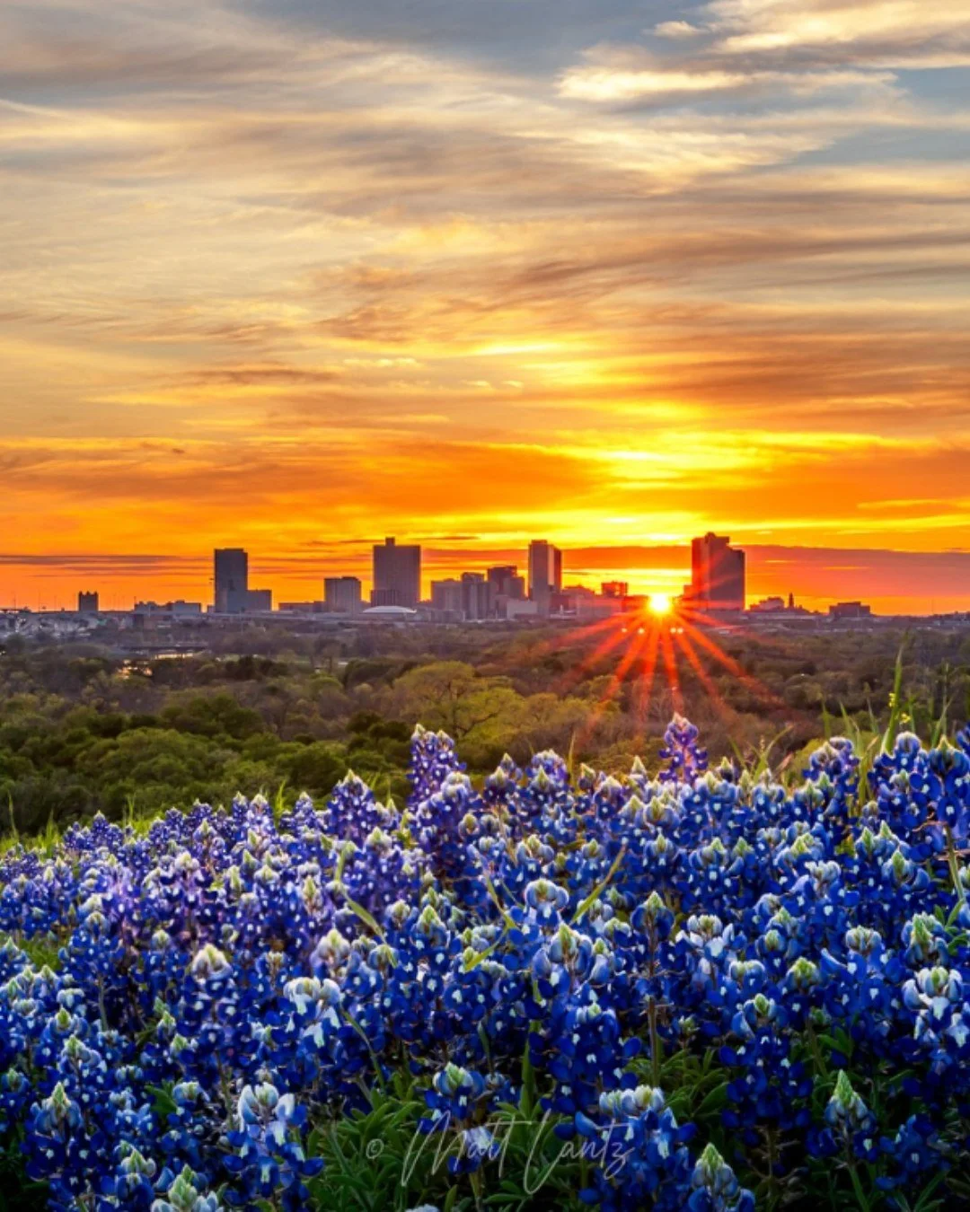 There's no better time than NOW to get outside and enjoy the fresh air around Fort Worth! 

Some fun ways to enjoy the outdoors over the weekend could look like...

➡️ Joining a local run club, like @AmpersandRunningClub
➡️ Going for a bike ride alon