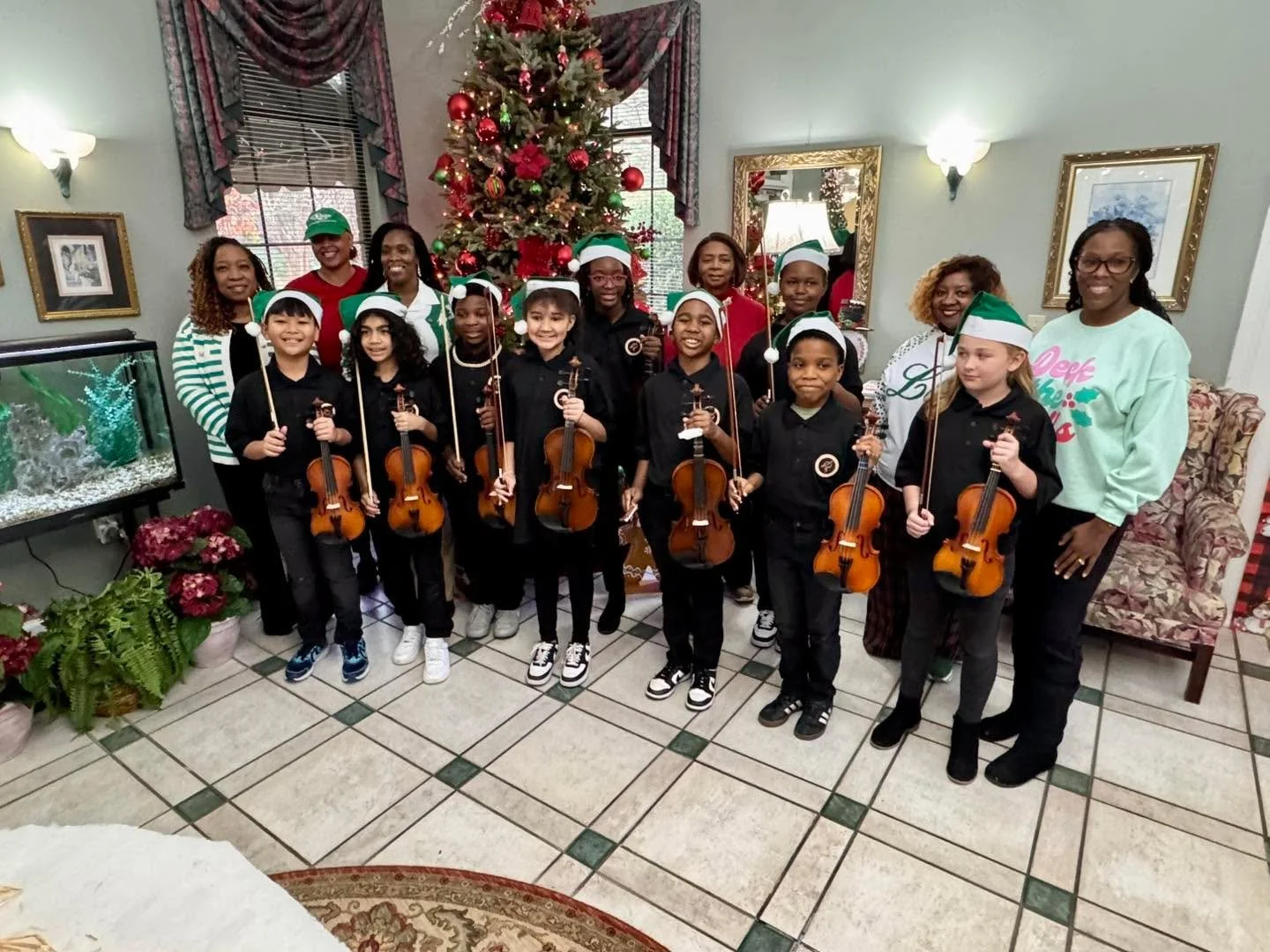 ENVISIONING ART THROUGH MUSIC

The ACPSD Youth Strings Academy, supported by the Aiken (SC) Chapter of The Links, Incorporated, visited Shadow Oaks Assisted Living Facility this past Saturday to share some holiday cheer. 

Aligned with our National S