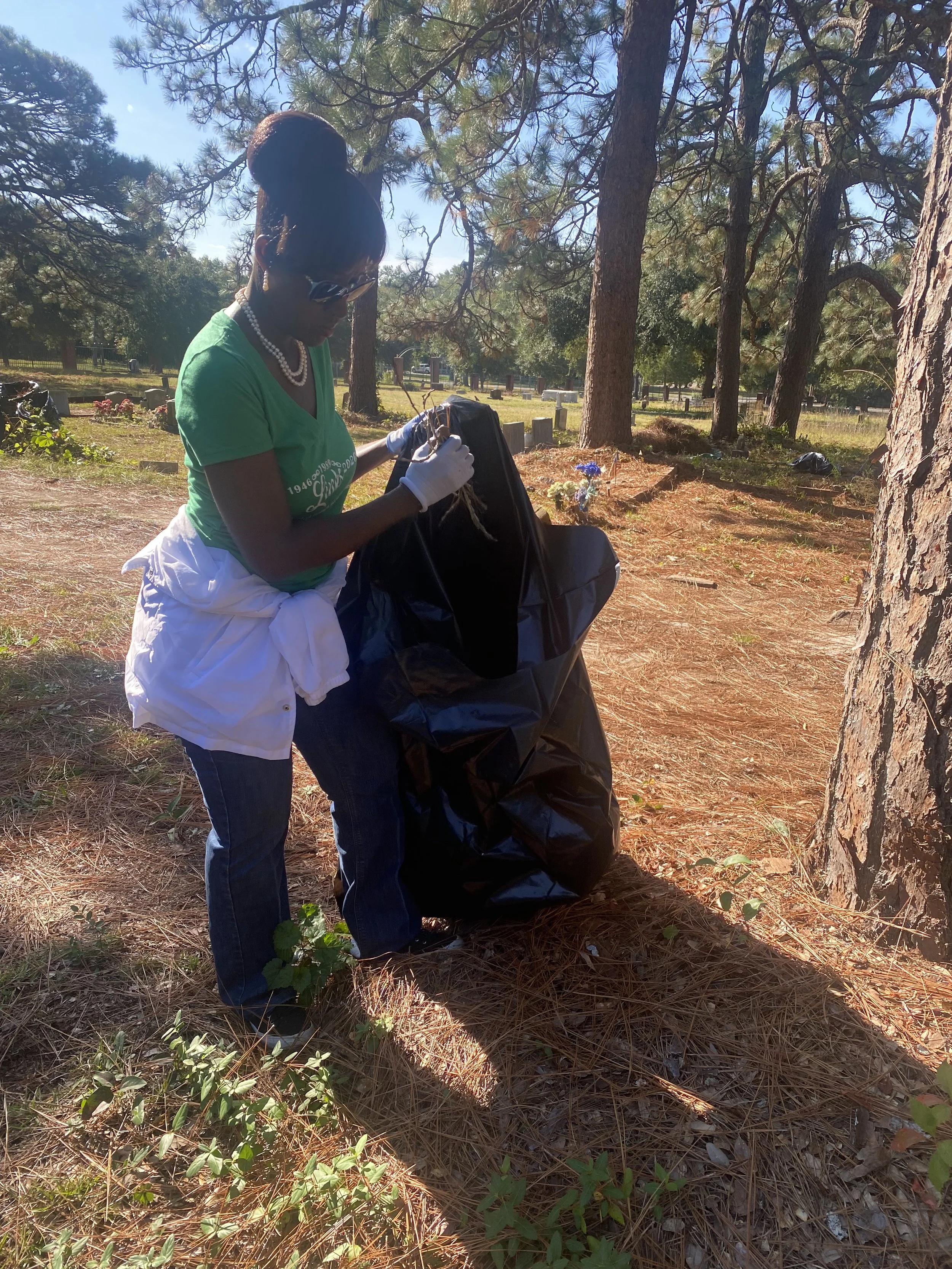 Pine Lawn Cleanup 2023_5.jpeg
