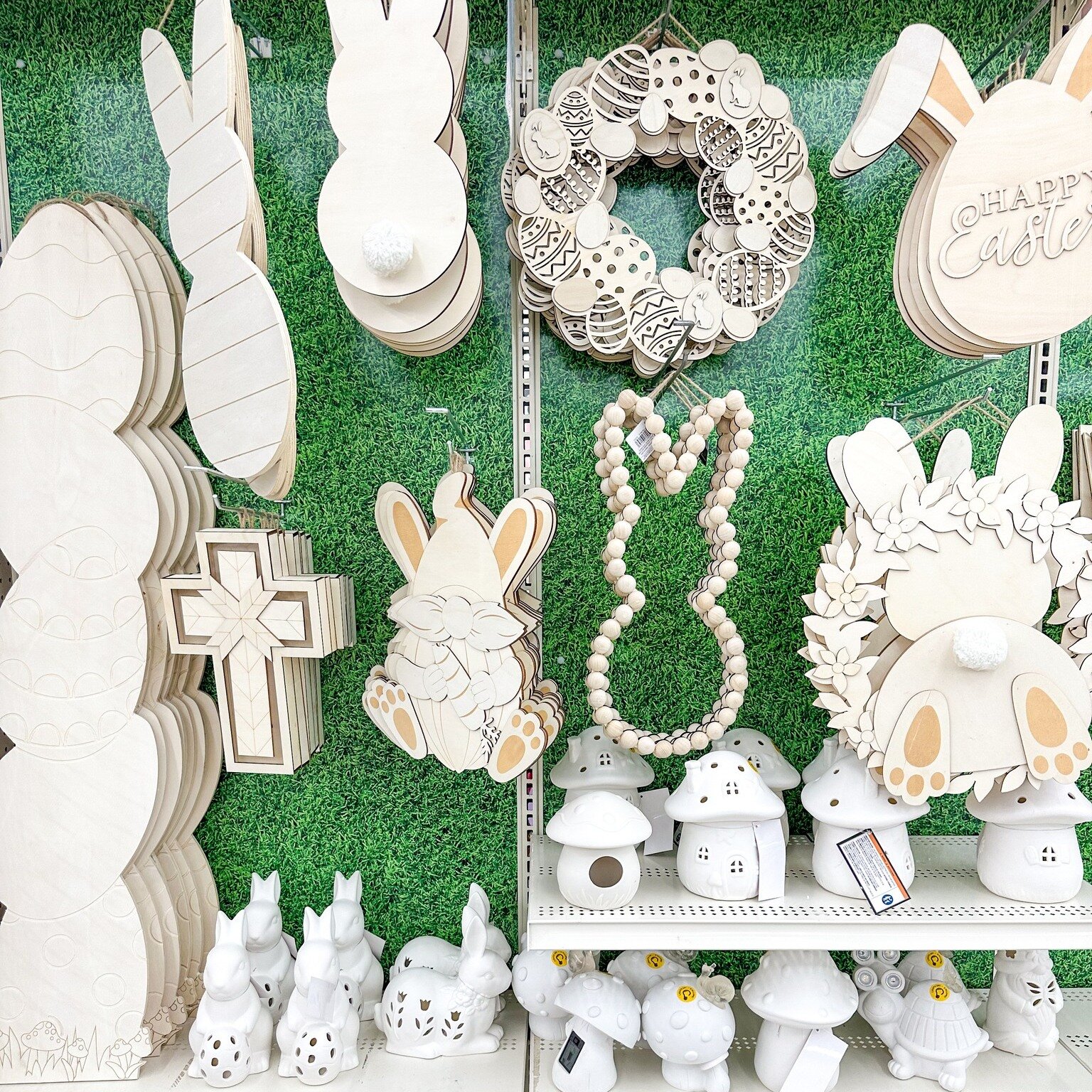 Hop into creativity at Michaels! 🌼🐰 Easter arts and crafts await your inspiration. 🎨✨ Check out @michaelsstores for your creative fix!

#michaels #artsandcrafts #greenwaystation #greenwayshopping