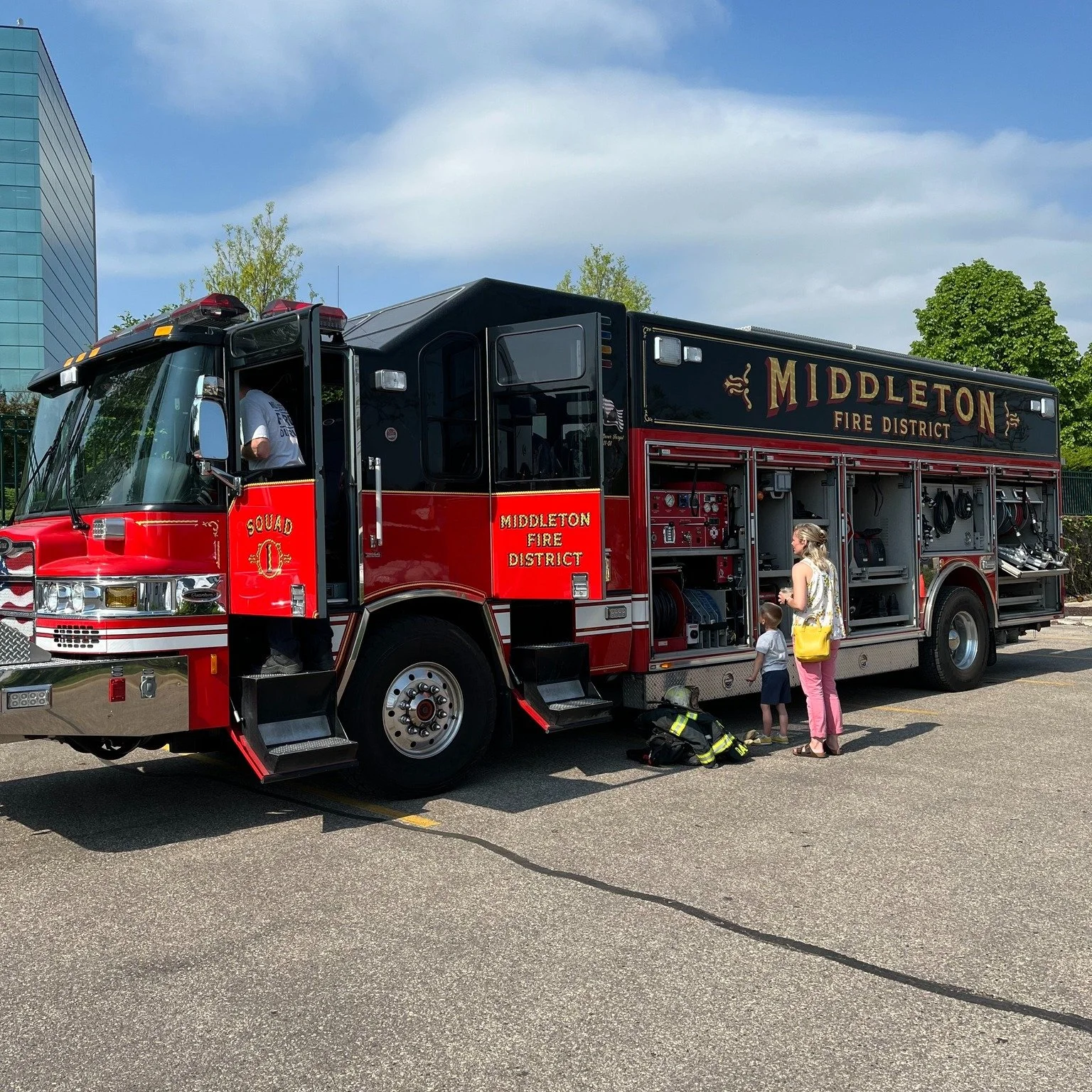 ☀️ Minis at the Market is back this Thursday! ☀️

Join us at the Greenway Station Farmers Market this Thursday, July 10th from 9:30 AM to 11:30 AM for a fun-filled morning for the kids! 🚒

Kids will have the chance to explore a real fire truck with 