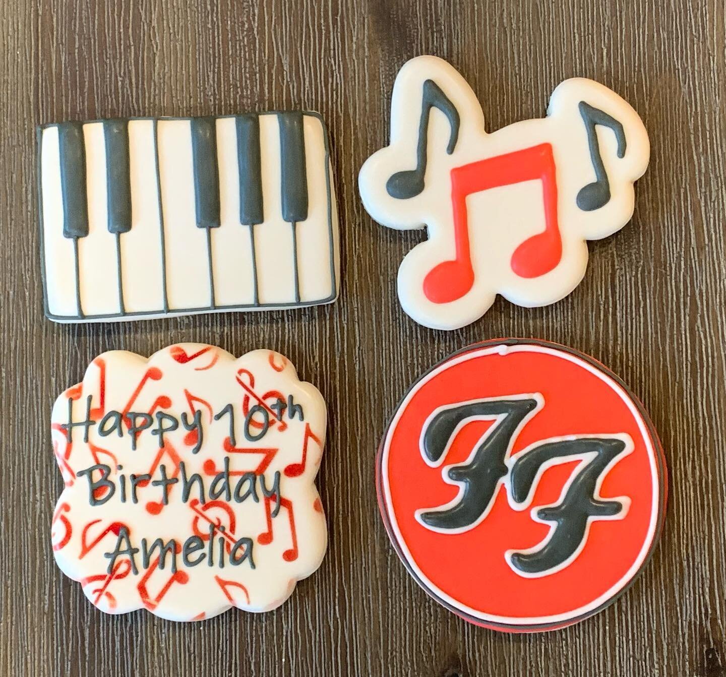 Birthday cookies for my @foofighters loving, #piano playing, music obsessed 10 year old. She is so damn cool ❤️
.
.
.
.
.
.
#birthdaycookies #musiccookies #foofighters #foofighterscookies #denvercookies #customcookies #cookiesofinstagram #decoratedco
