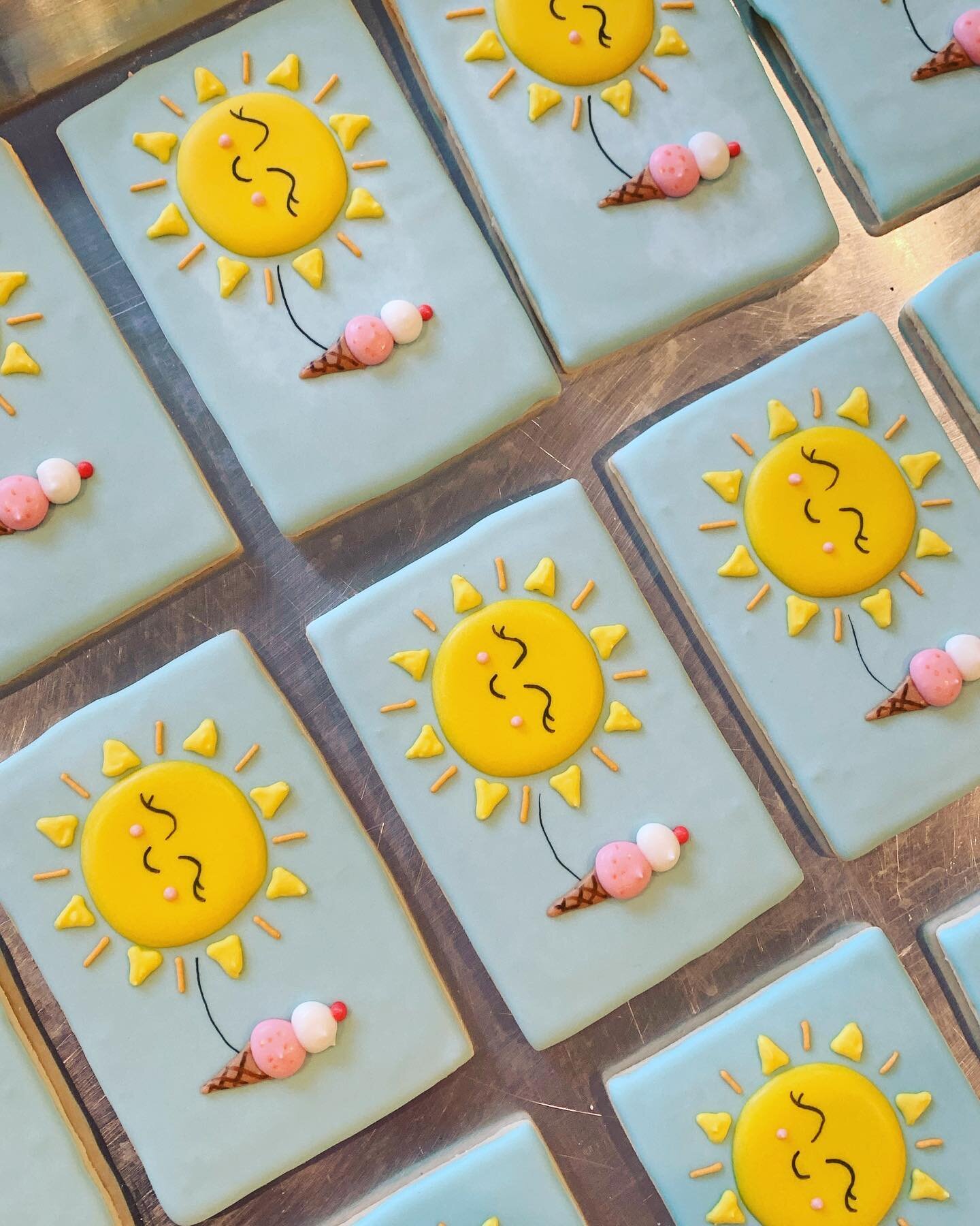 It&rsquo;s been so hot even the sun needs some ice cream to cool off! 🥵 stay cool and hydrated, Denver friends! 
.
.
.
.
.
.
.
.
#suncookies #hotoutside #denvercookies #customcookies #cookiesofinstagram #decoratedcookies #denverbakery #denvereats #c
