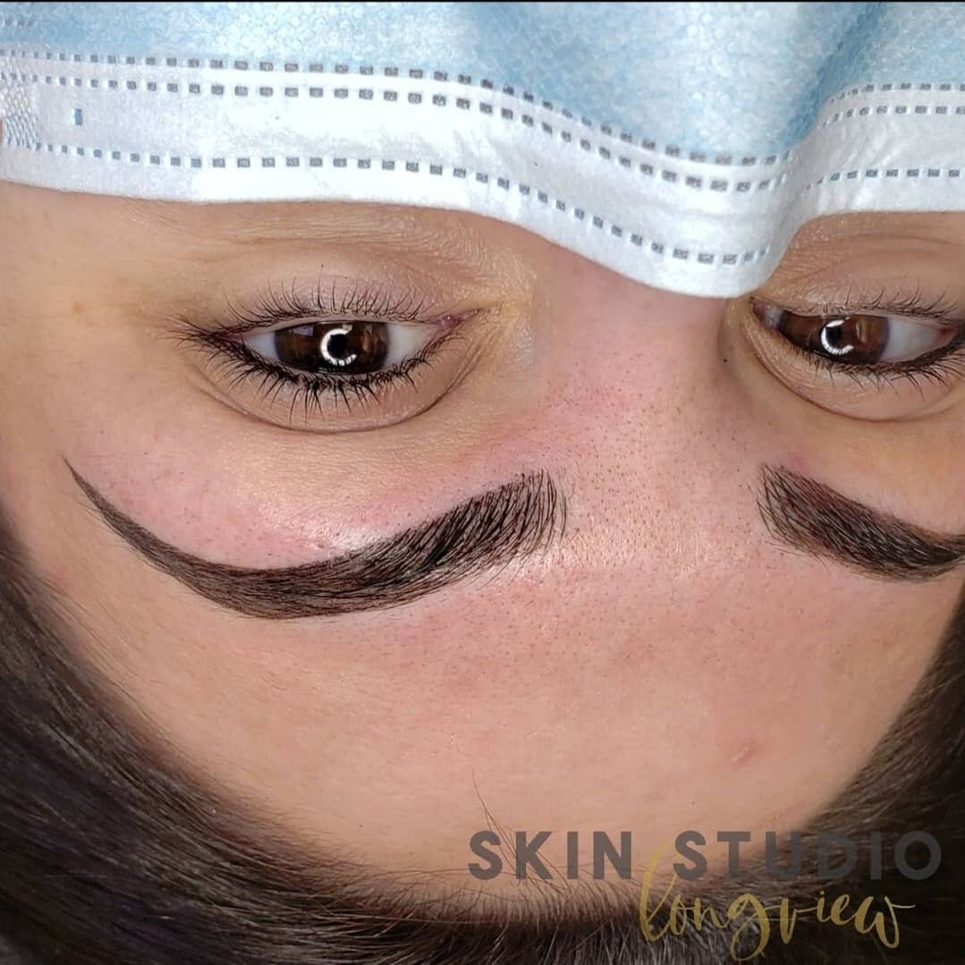 Combo Brows 💕
💰price- $̶4̶5̶0̶ $350 until 11/26
🕰time- 2-3 hours
😰pain level- 1-2 out of 10
🤕healing time- 7-14 days
📆earliest availability- January
🤩touchups annually, 6-8 week touchup included
❄︎❄︎𝐁𝐋𝐀𝐂𝐊 𝐅𝐑𝐈𝐃𝐀𝐘 𝐒𝐀𝐋𝐄: $100 𝐨𝐟?
