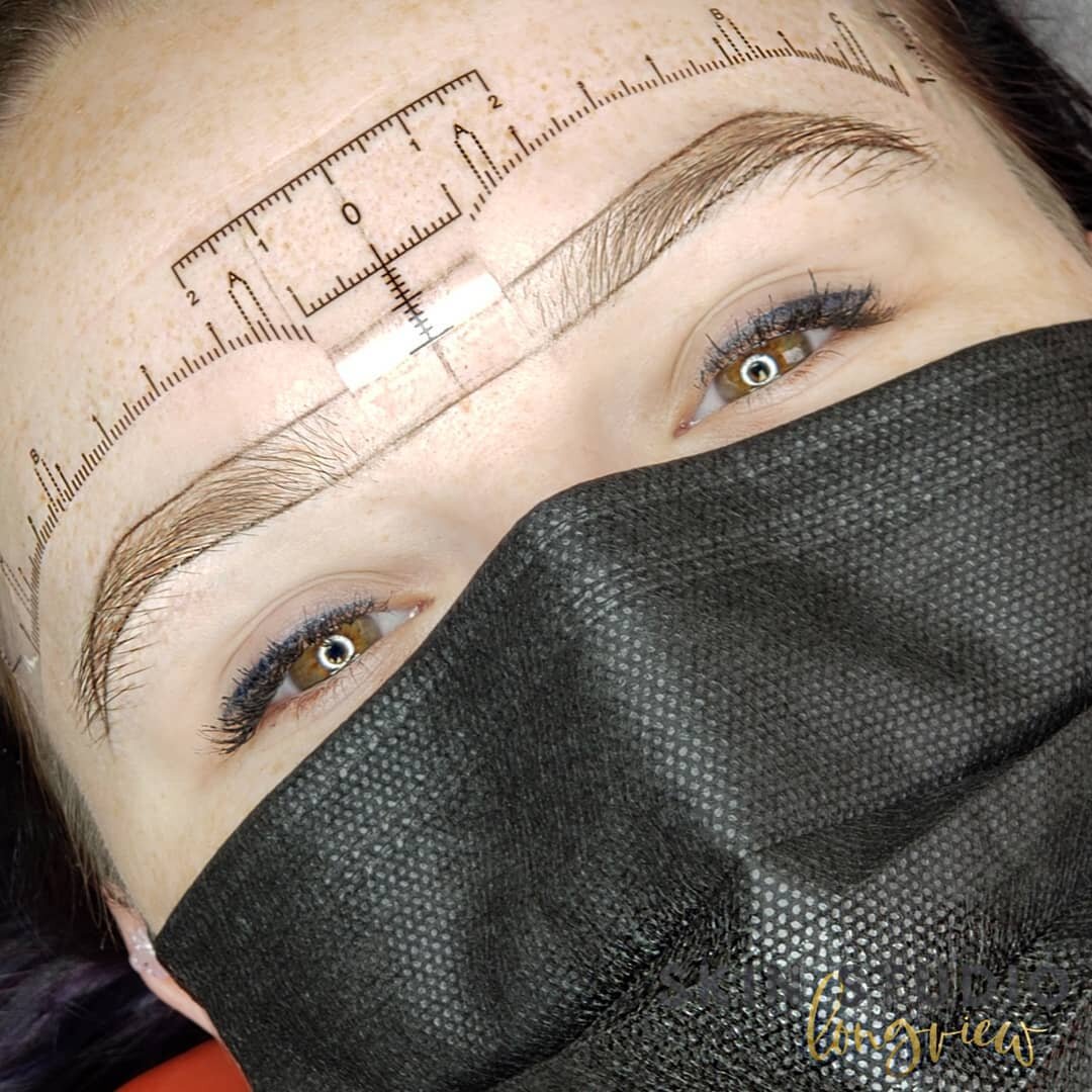 Good brows start with a good map 🗺
Did you know brow mapping and shaping is the longest part of the entire appointment? It's so important to take your time and get it right (hence the 3 hour appointments)
www.skinstudiolongview.com
&bull;
&bull;
&bu