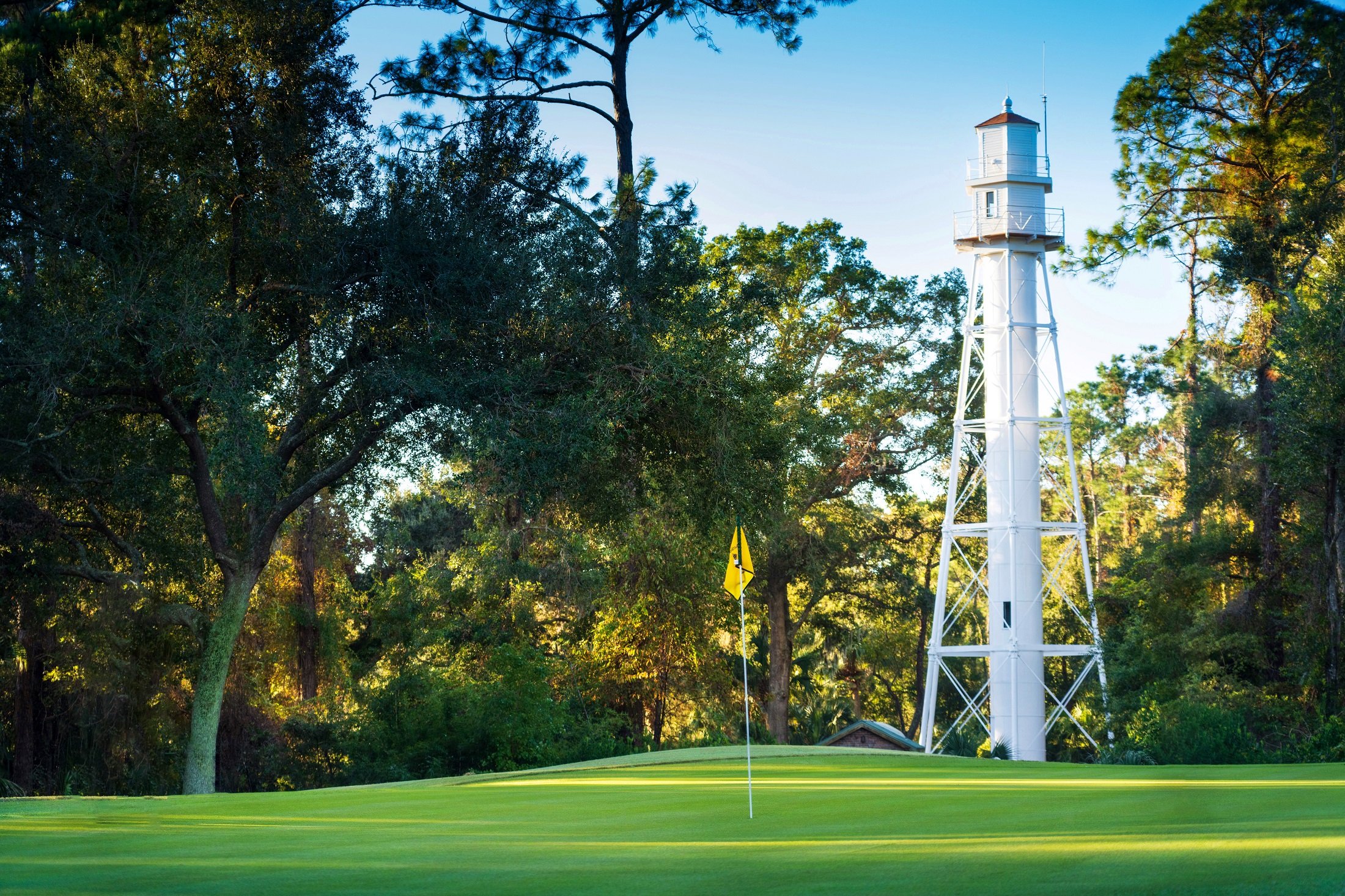 HHI Hills course lighthouse on hole 5 (reduced).jpg