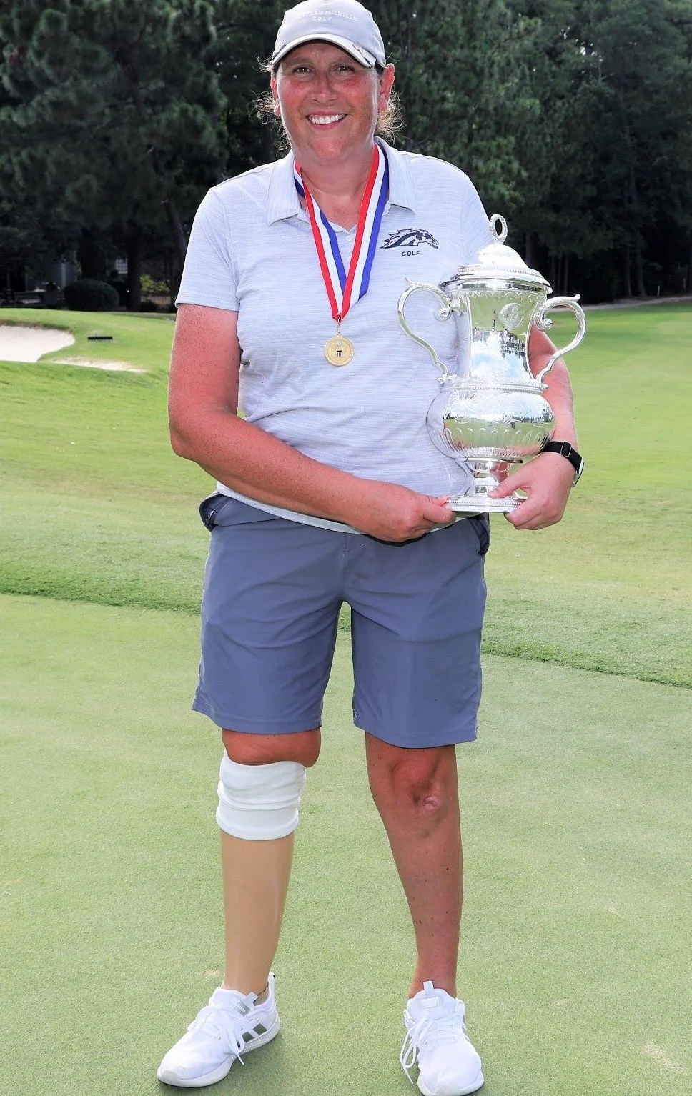 kim moore, usga adaptive champion cropped vertical.jpg