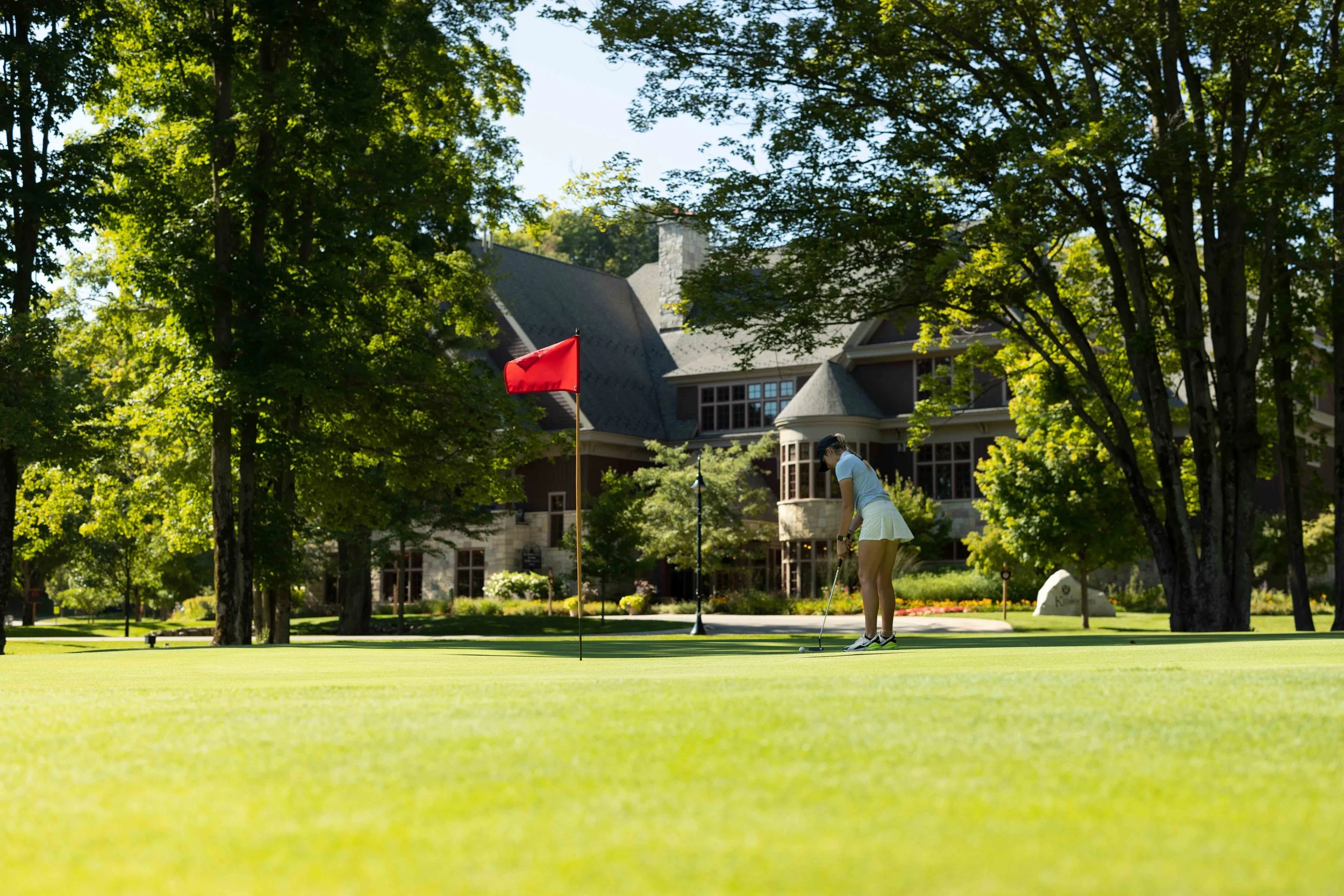 Crystal.Kinlochen.Olivia stoll on putting green.jpg