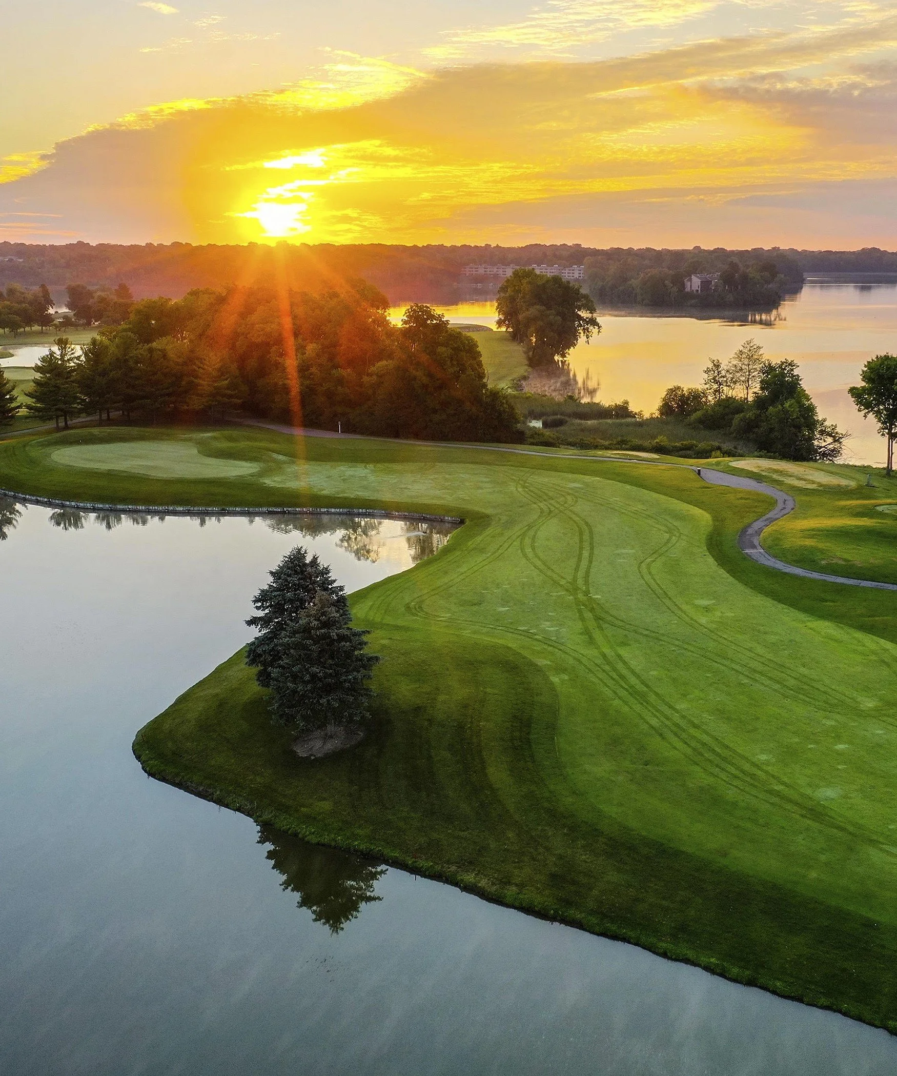 Eagle Crest Hole 15 sunrise.jpg